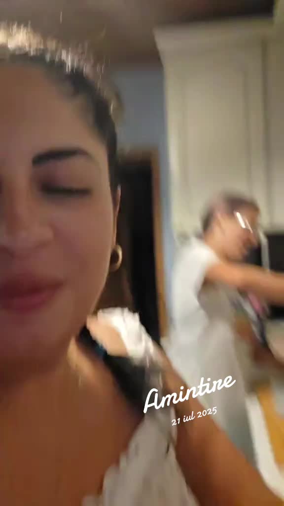@Adelina Ade