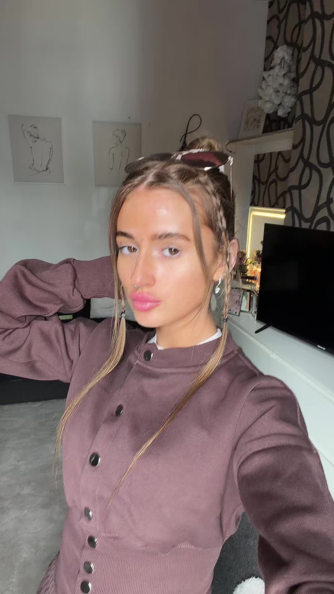 @ell 👩&zwj;❤️&zwj;💋&zwj;👩