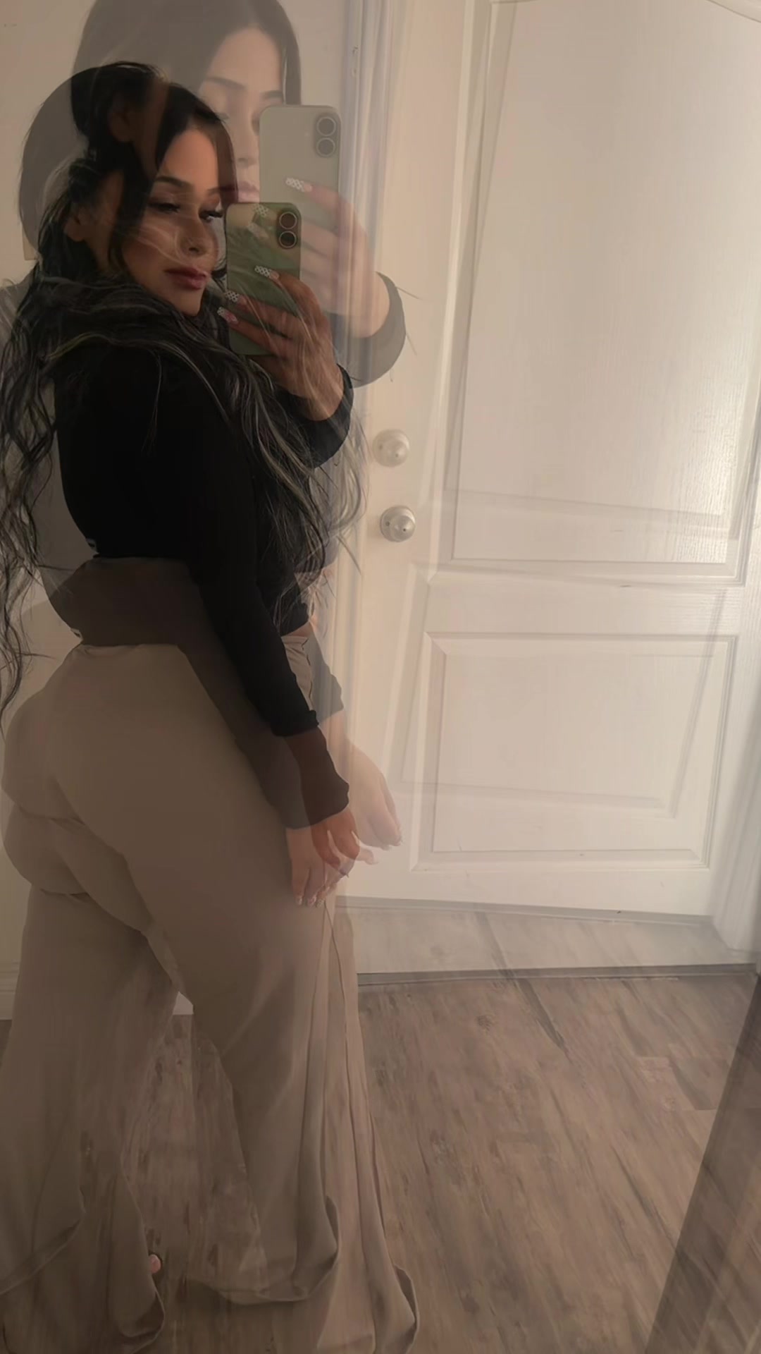 @🍑🥭Lady Millones🥭🍑
