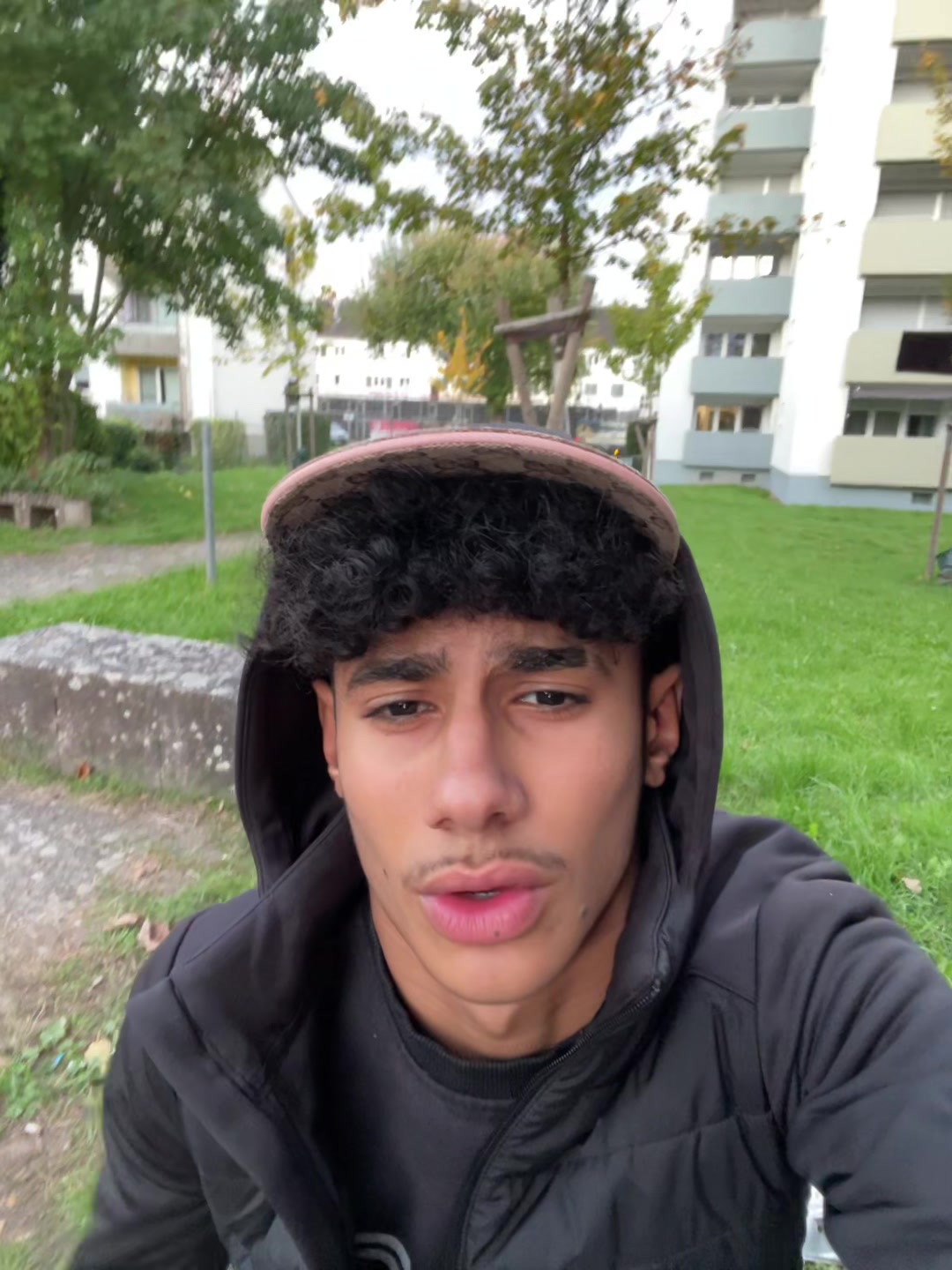 @S 1 N 0🦖
