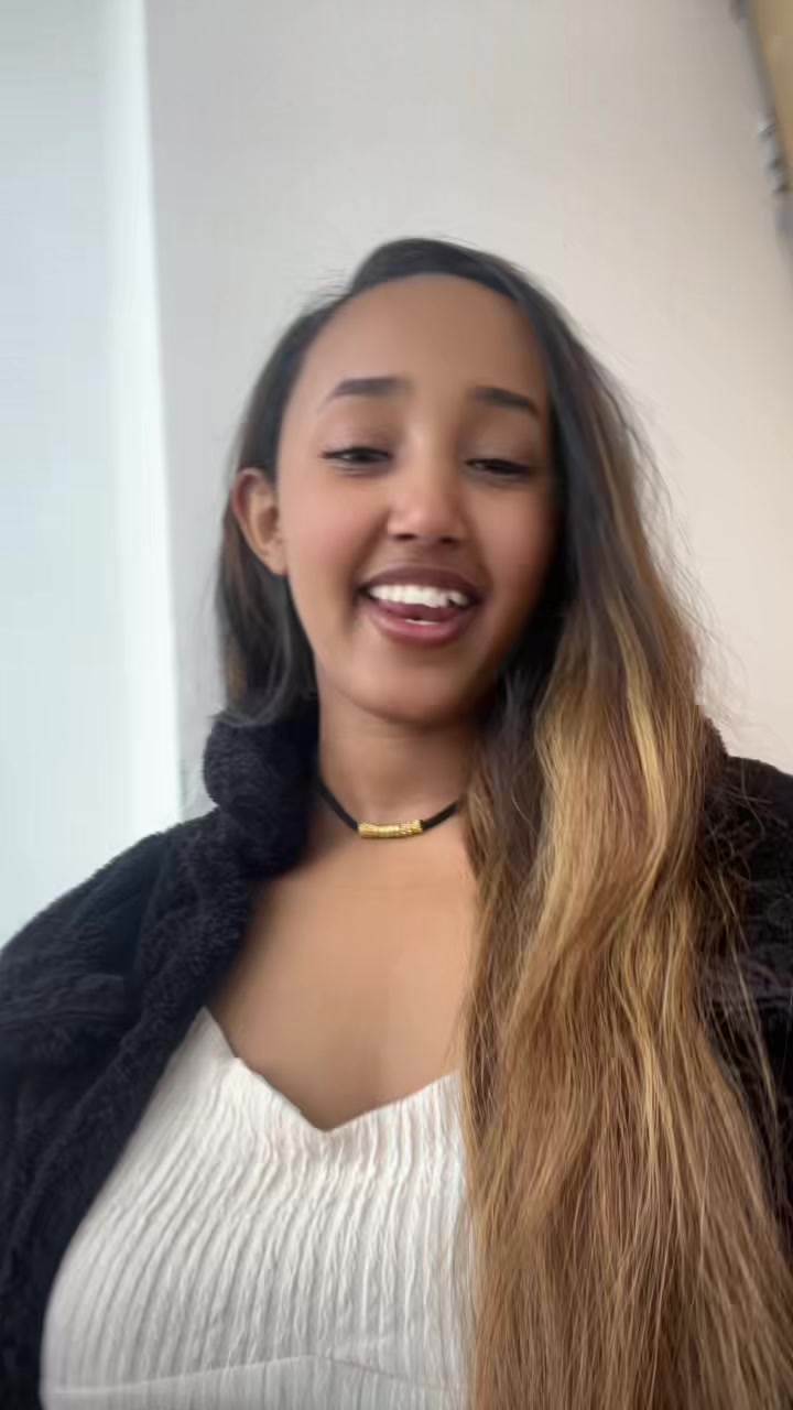 @Ayu Markos 🥰