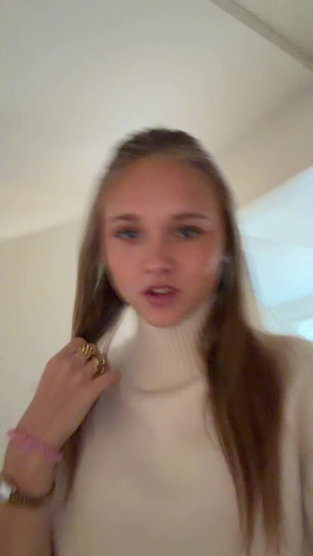 @𝘌 𝘭 𝘭 𝘦
