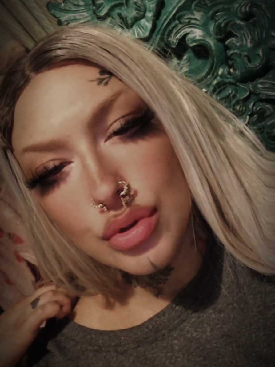 @𖤐🖤𝕶𝖆𝖙𝖎𝖊_𝖀𝖘𝖍𝖊𝖗🖤𖤐
