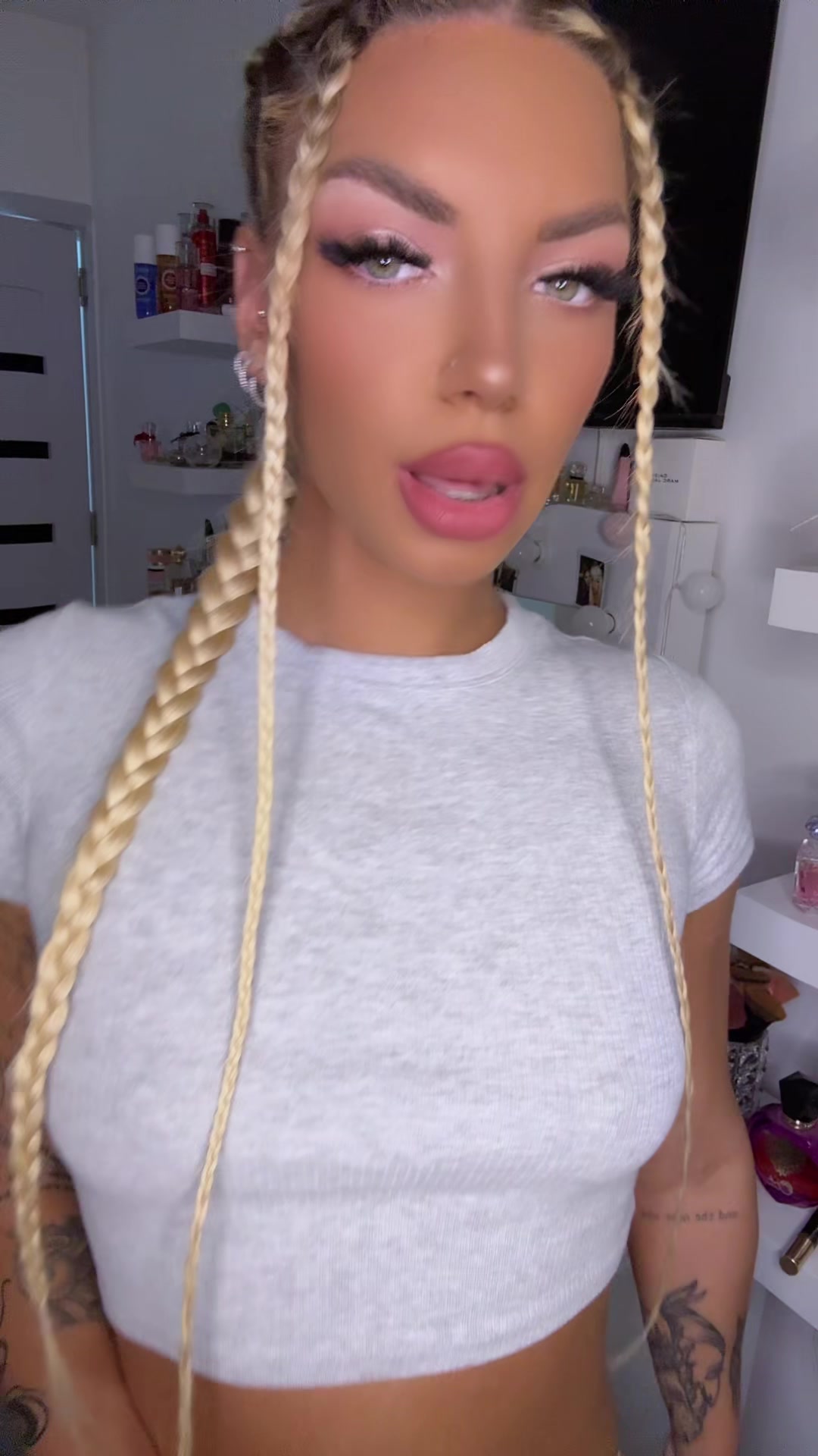 @Alllee