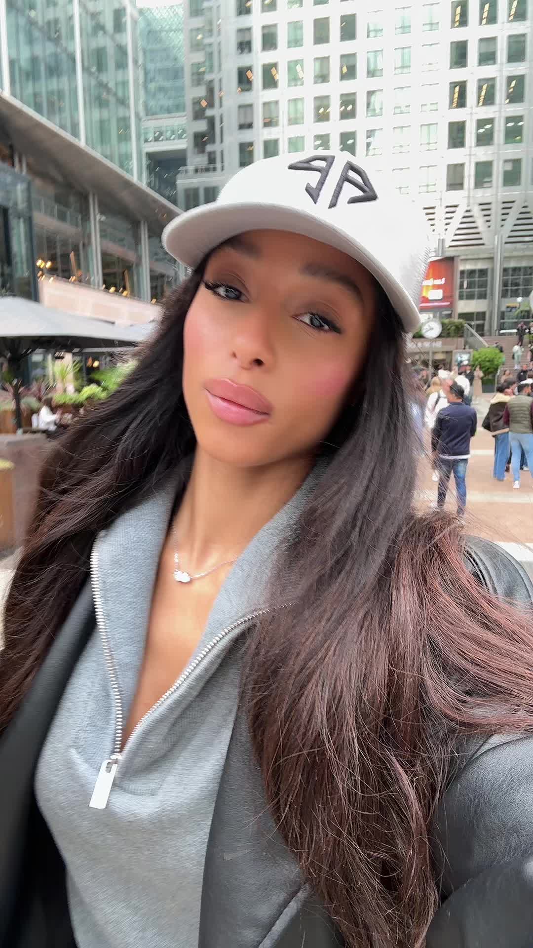 @yasminlara