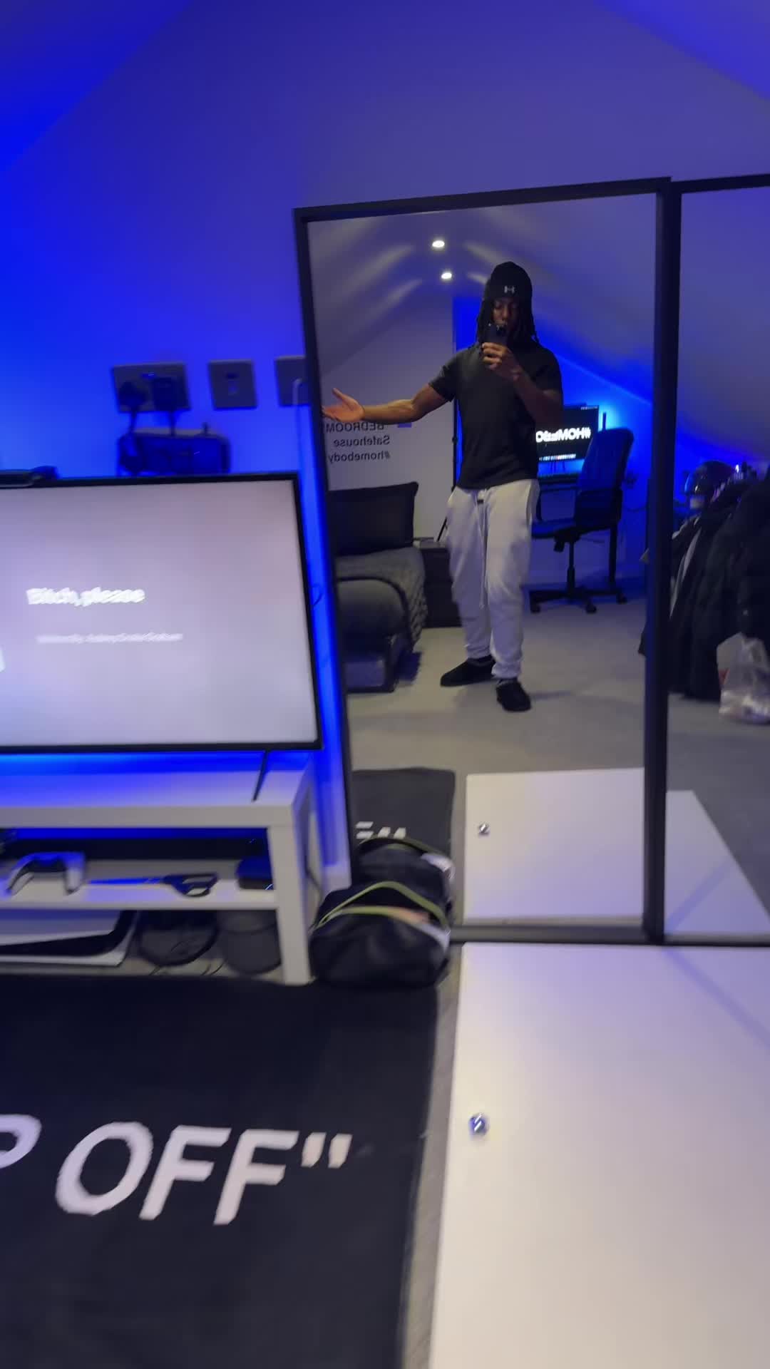 @Kev0