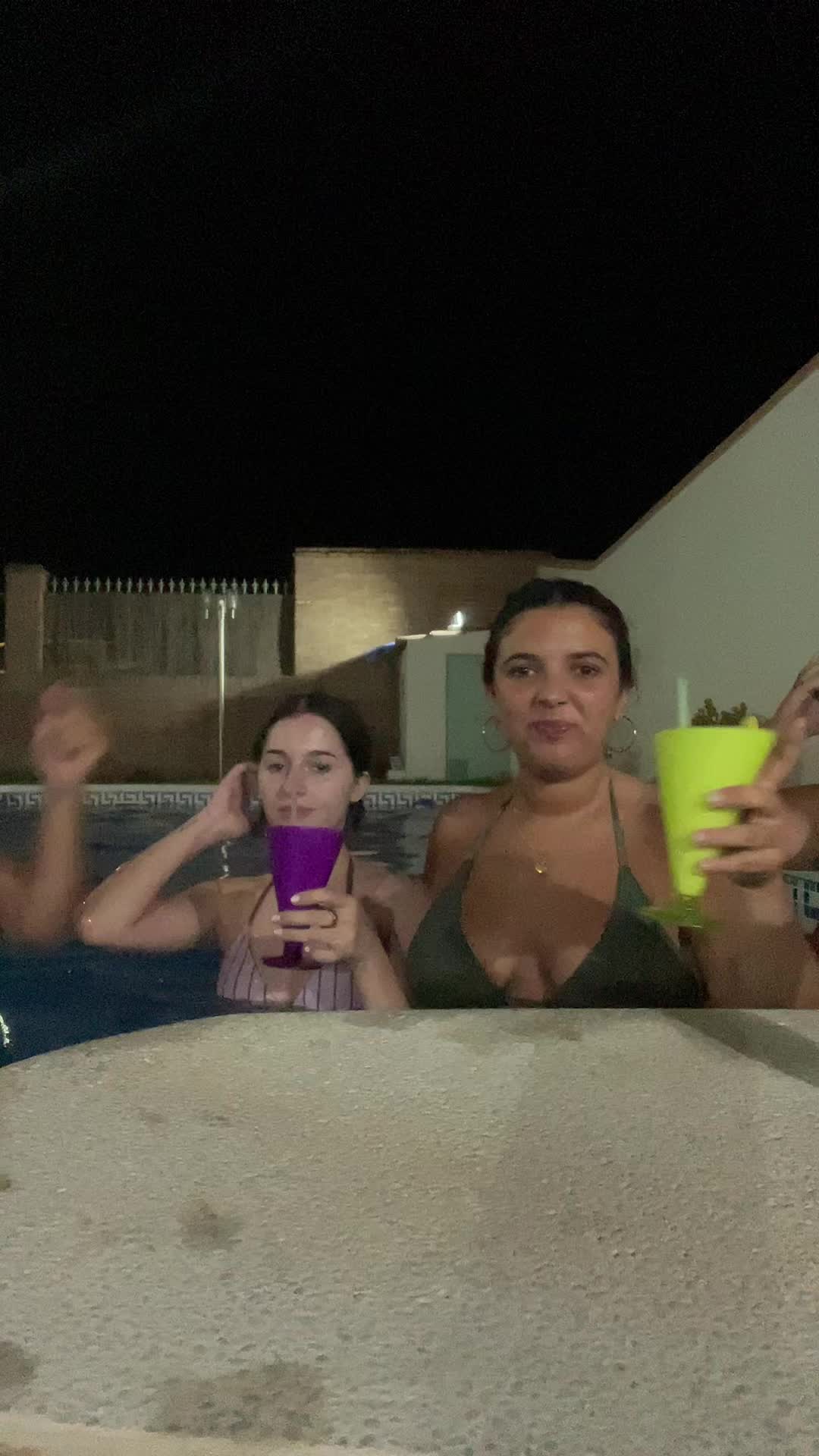 @Teresa_ariaas