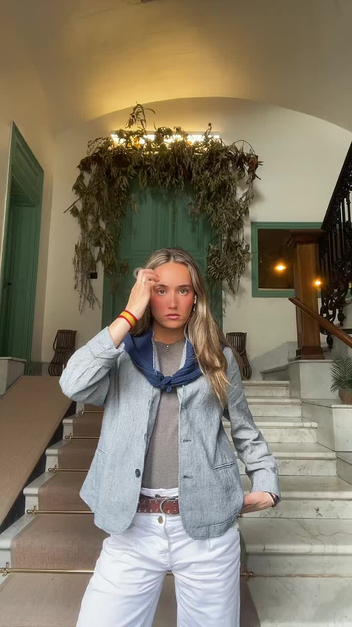 @Elenacadaavid