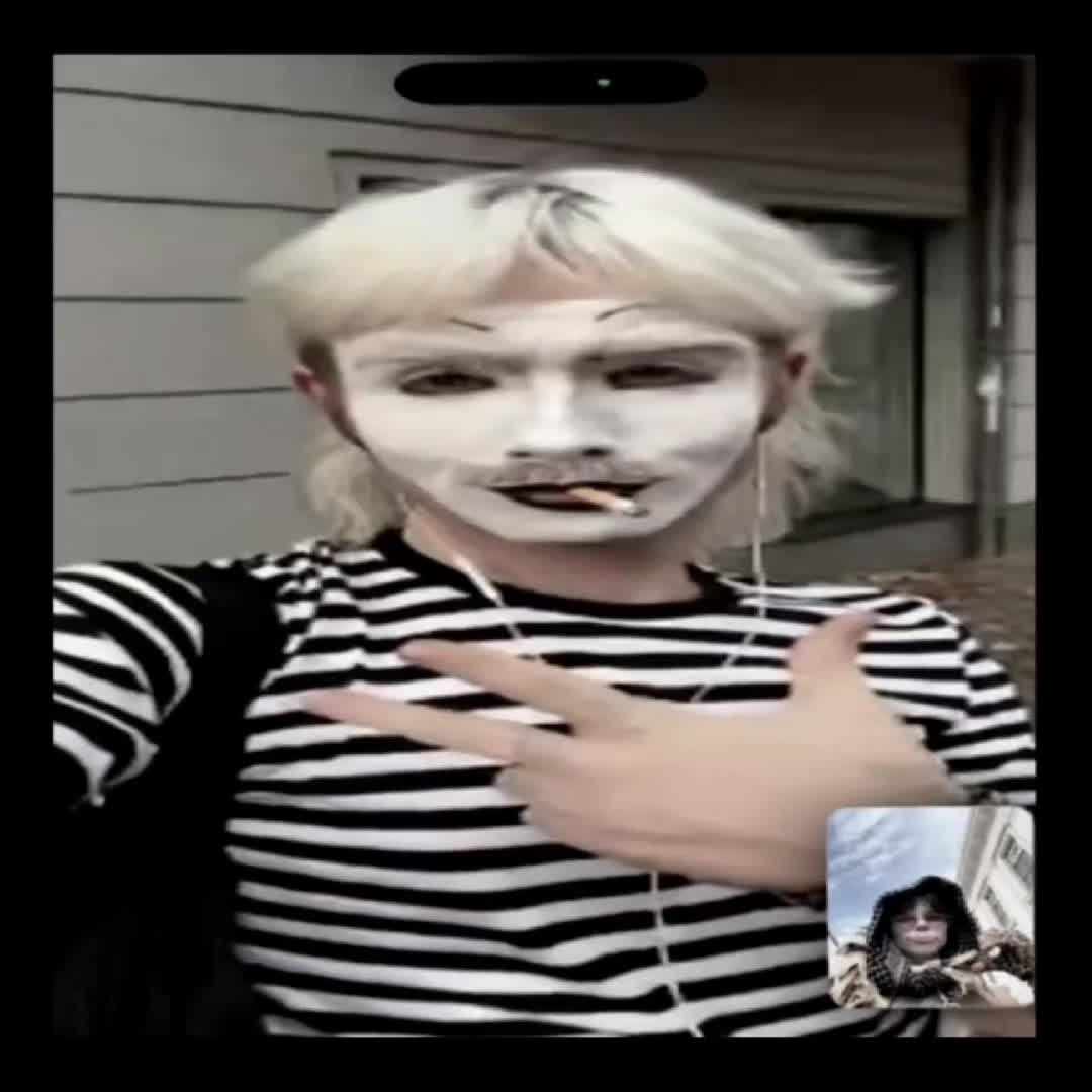 @Oli🦄&reg; KUTMUZIEK #1 FAN!!!
