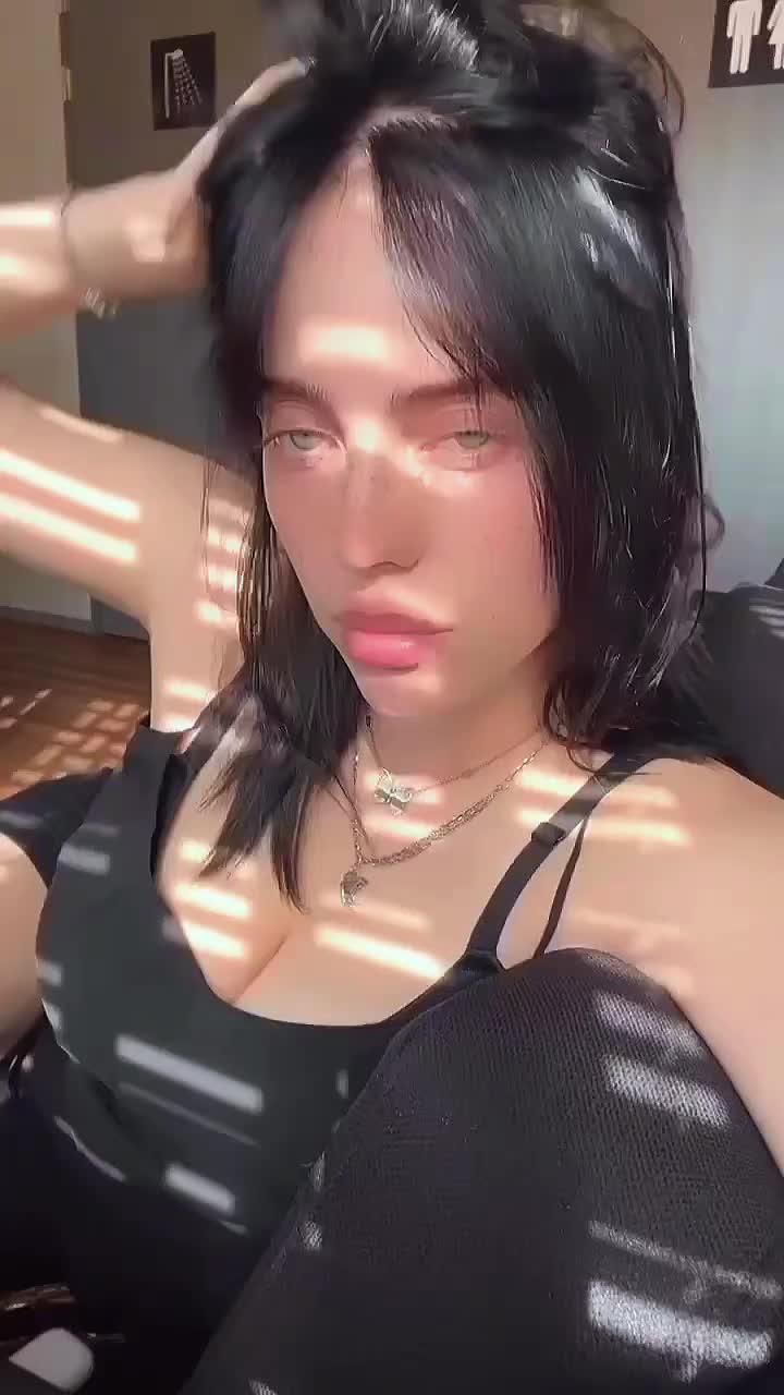 @NOT BILLIE EILISH
