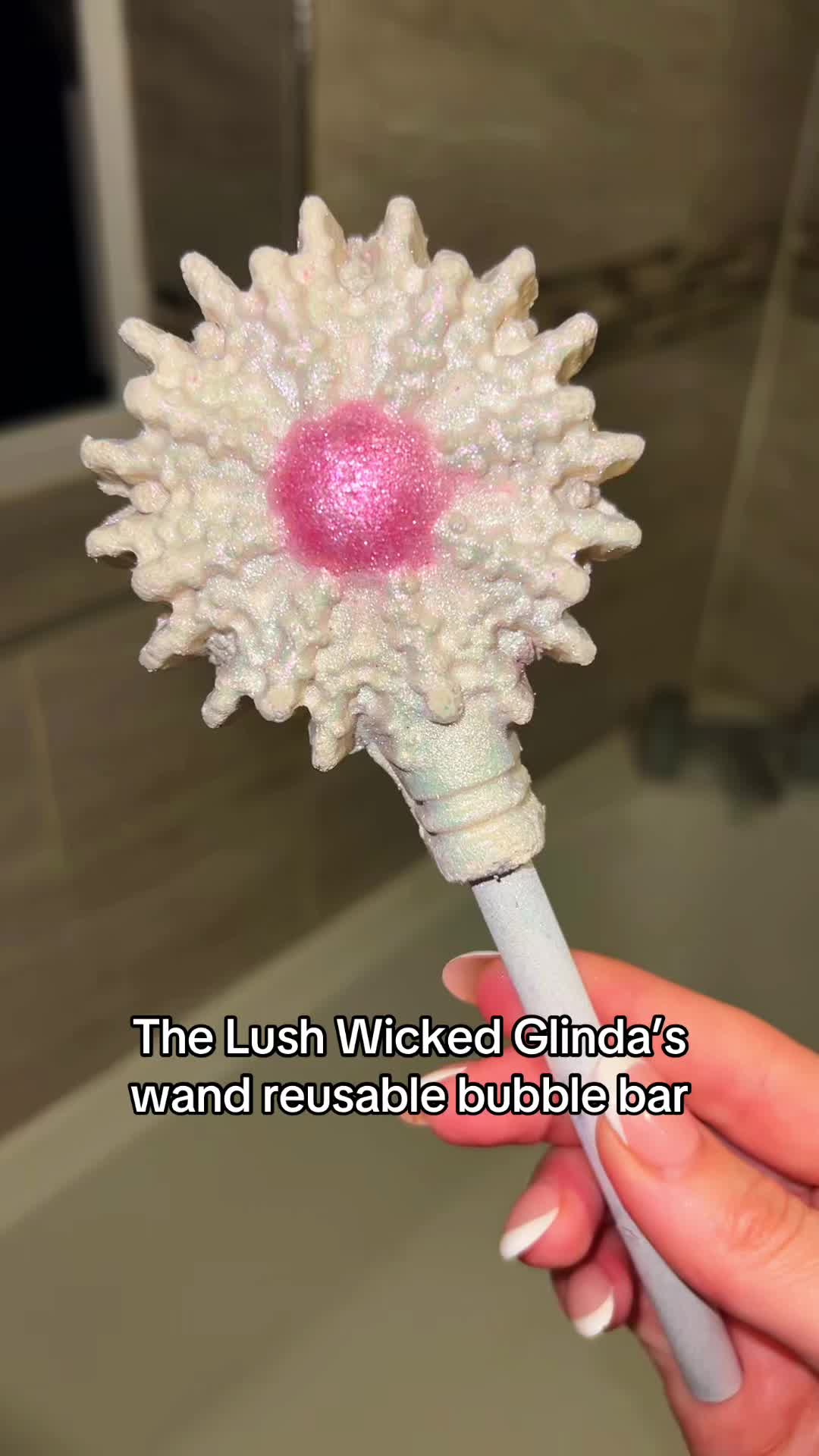 @Victoria - Lush Extraordinaire