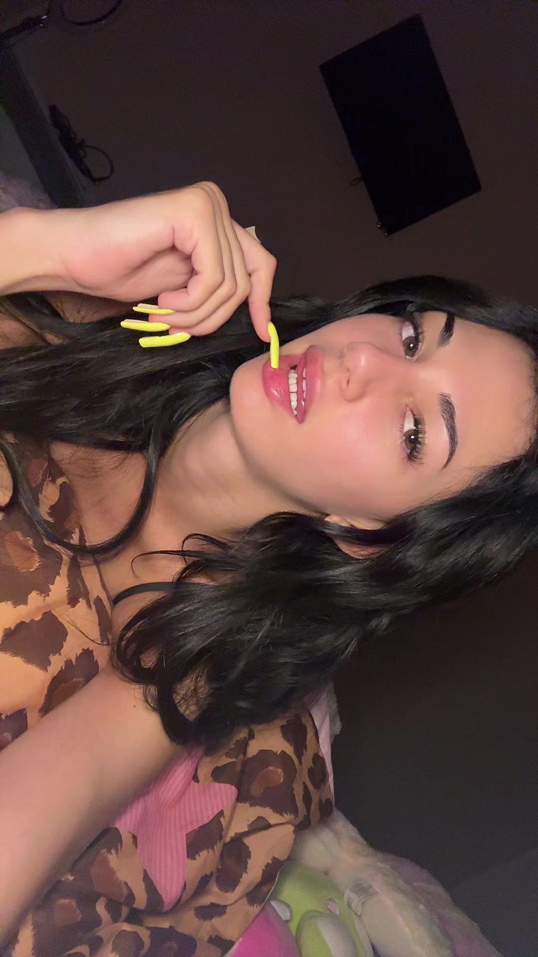 @v9