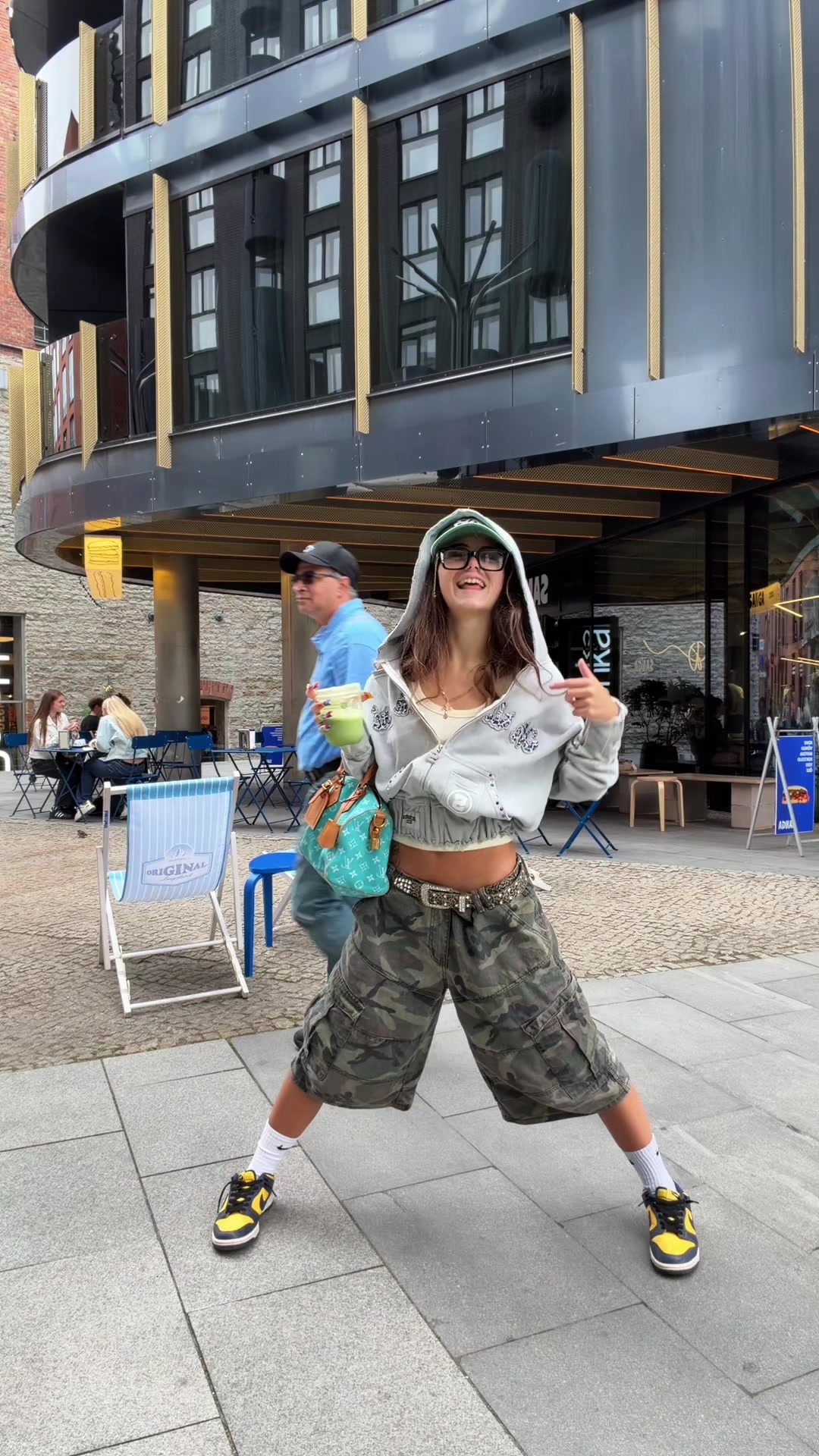 @iceeskies.com