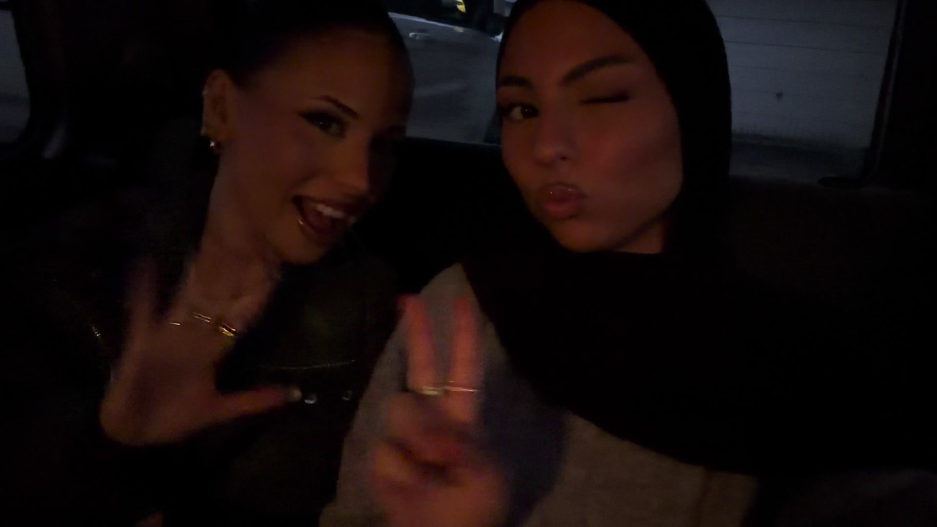 @س