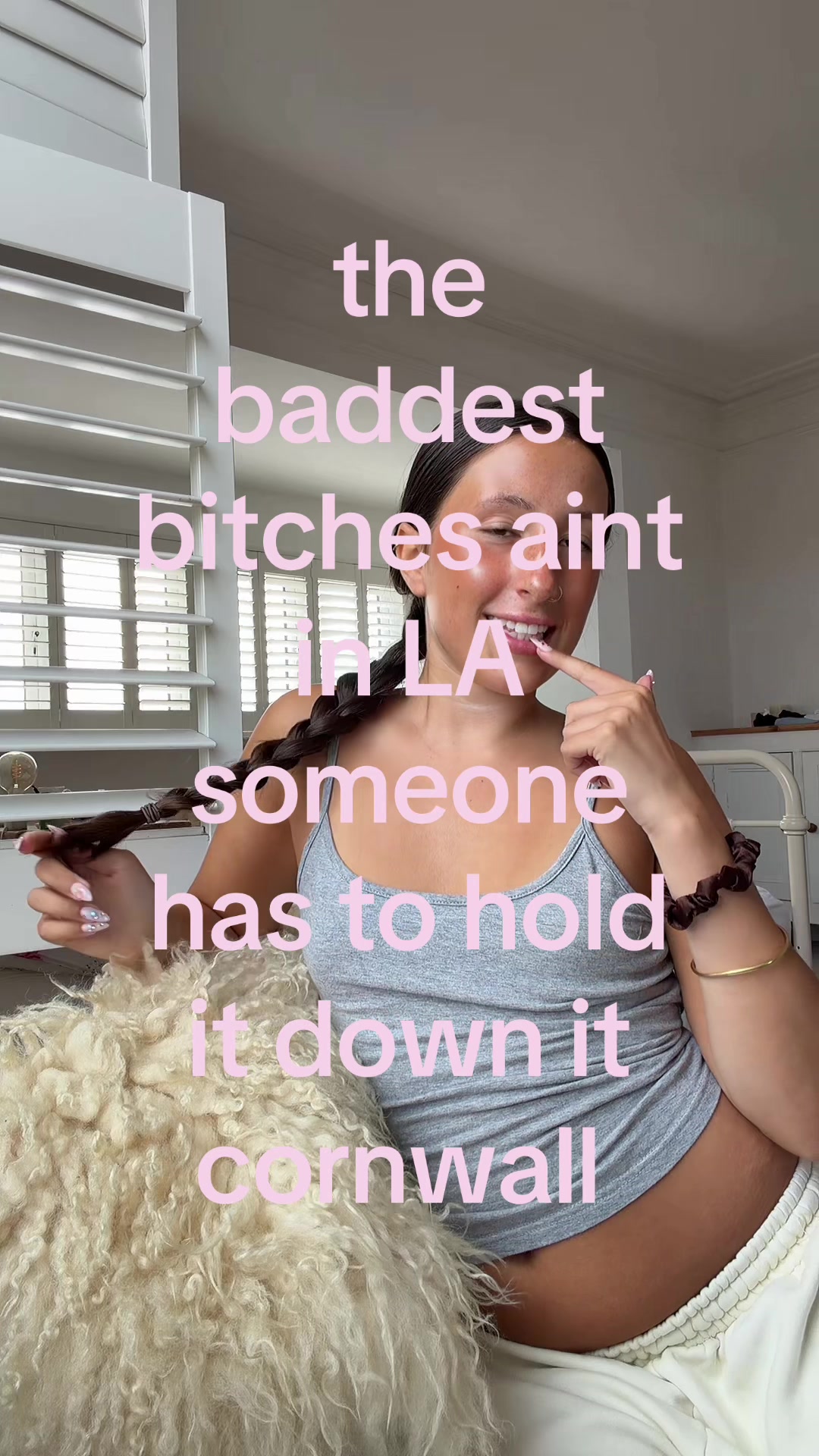 @isa ⟡.·:。✧