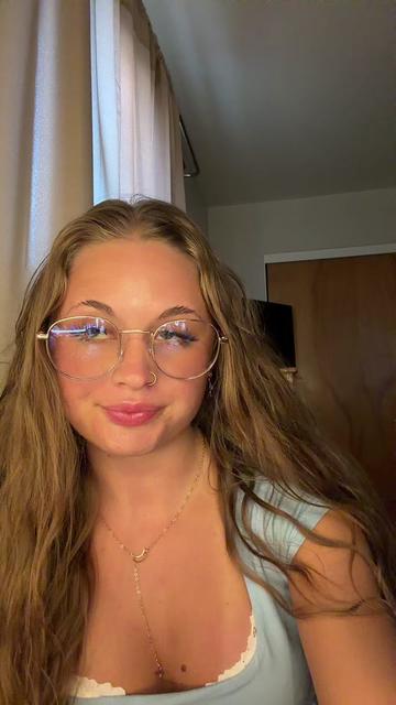 @petite.hippie