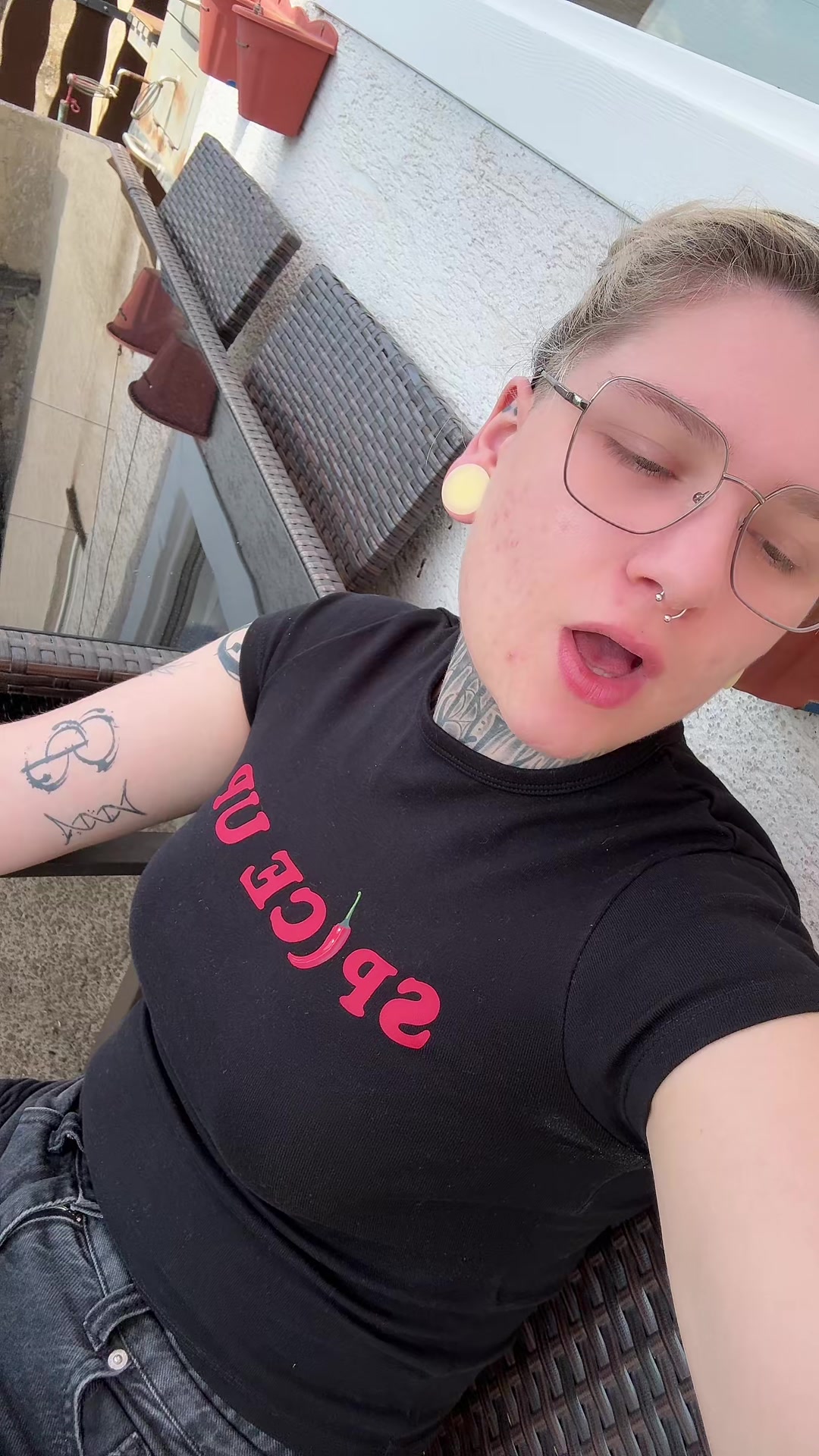 @Ena