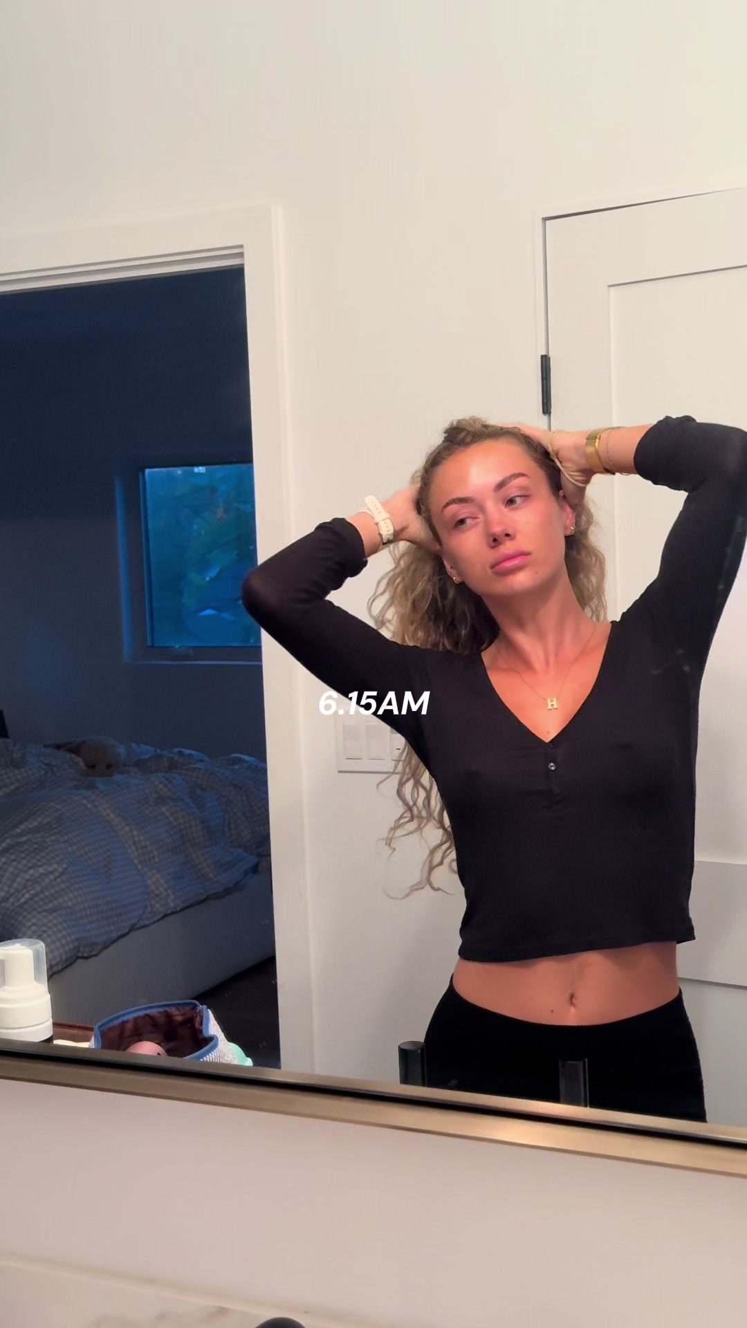 @hollyjobrooks