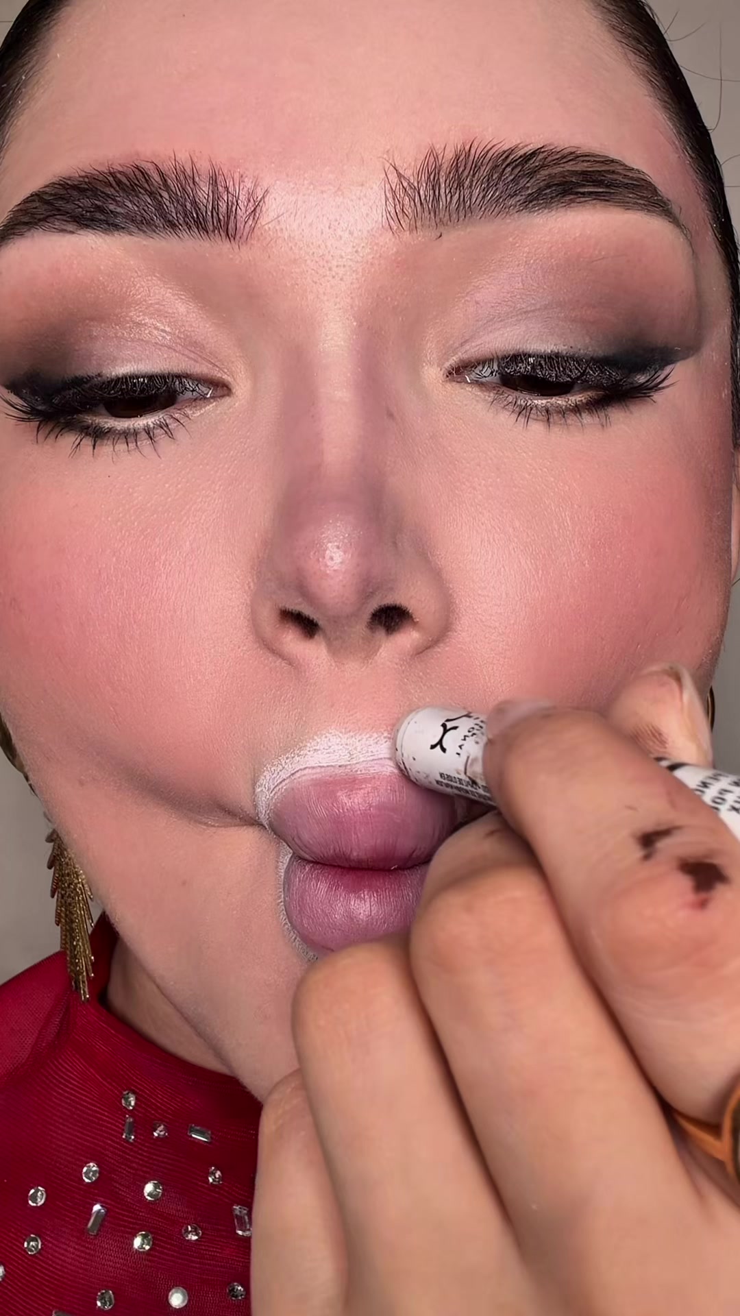 @anisavisage