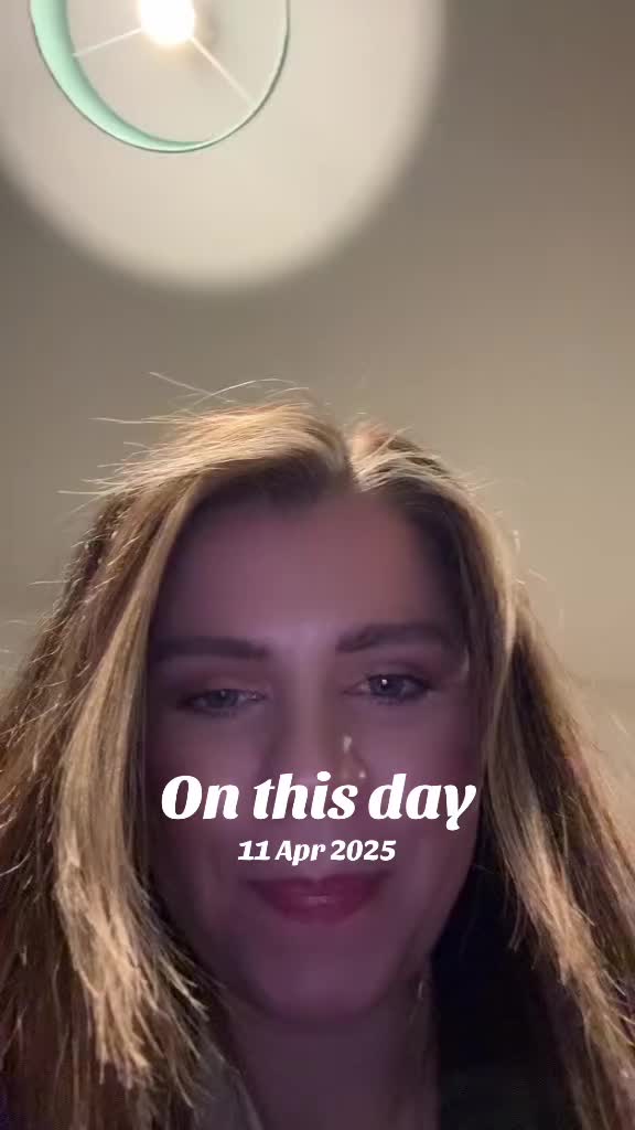 @📚 PlotTwistPixie 🧚&zwj;♂️