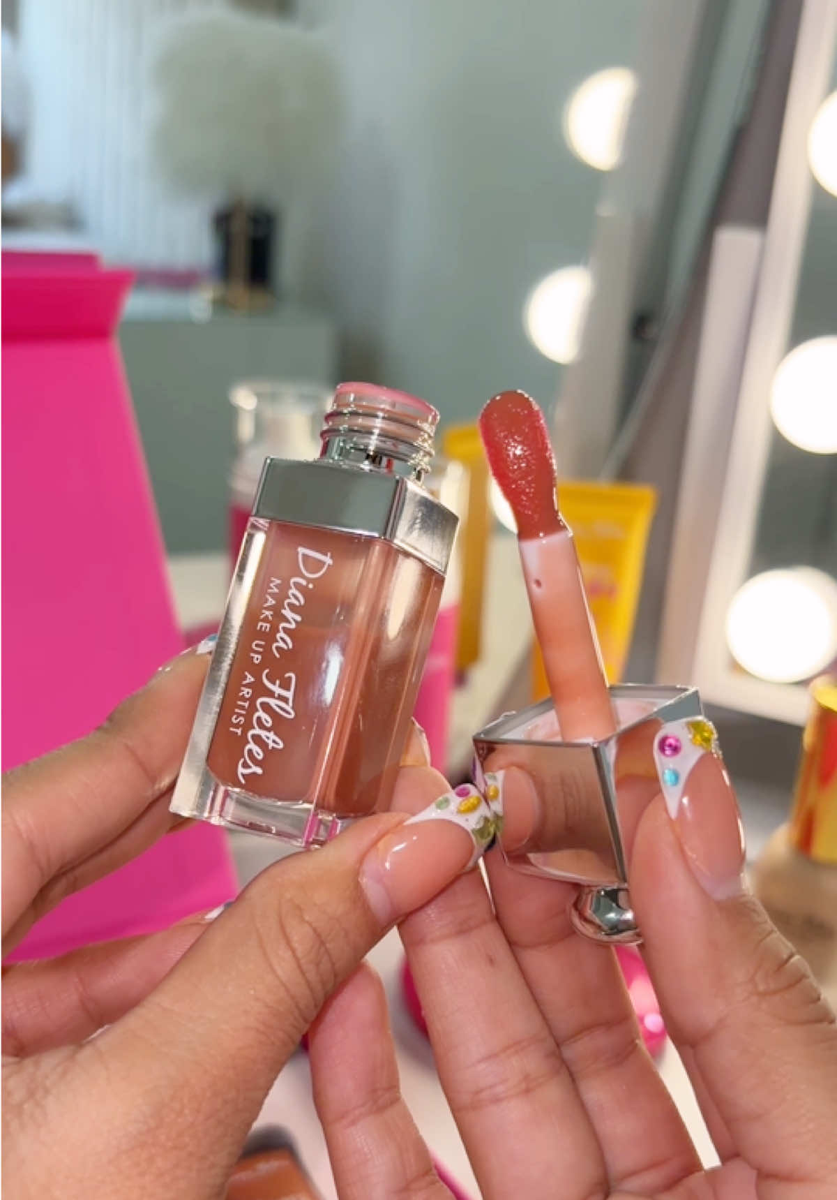 @Diana Fletes Cosmetics