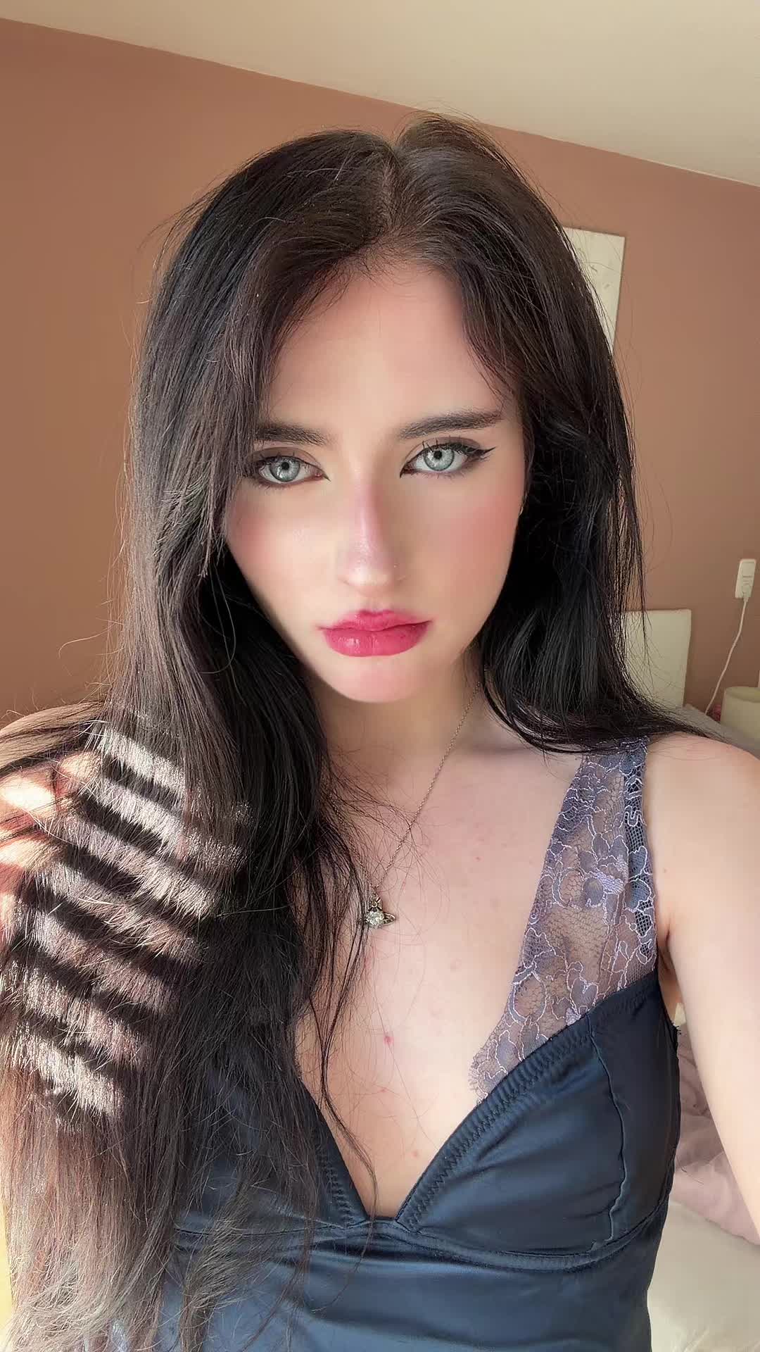 @livingforlola