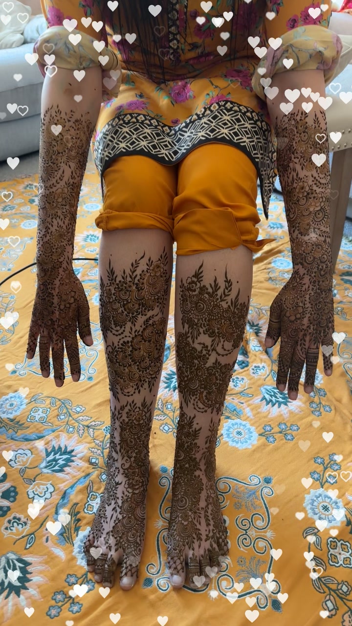 @Fiza Mehndi