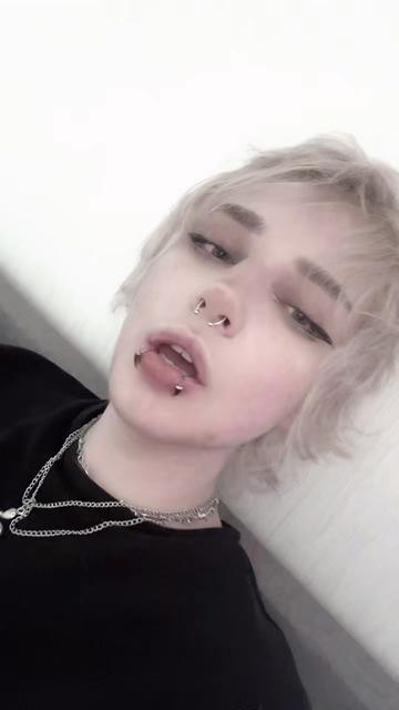 @lu☣︎