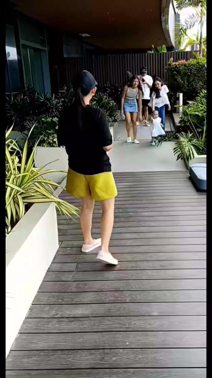 @🐶