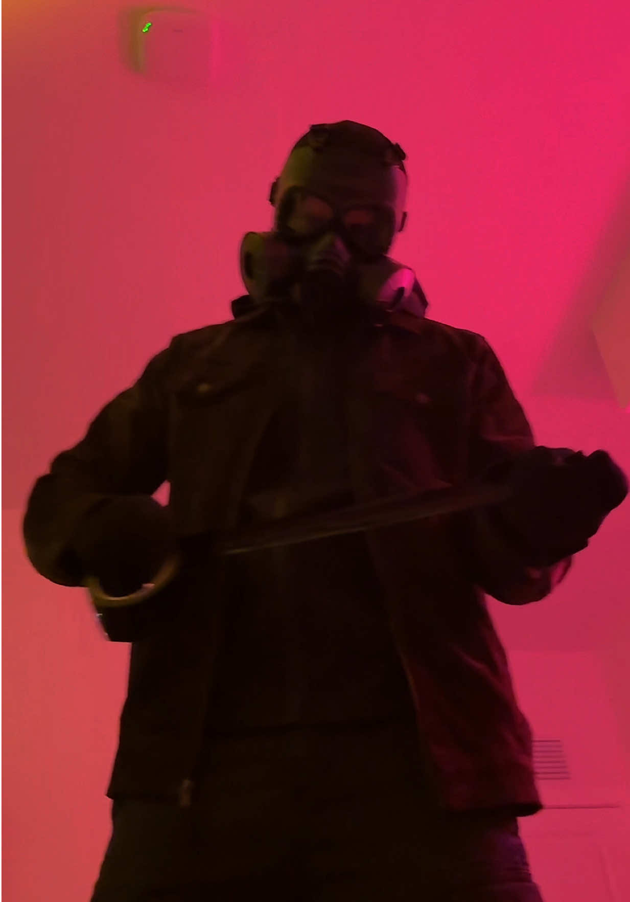 @V-DΛY