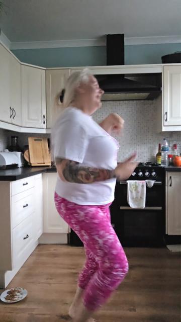 @Katty 58 plus size🤣