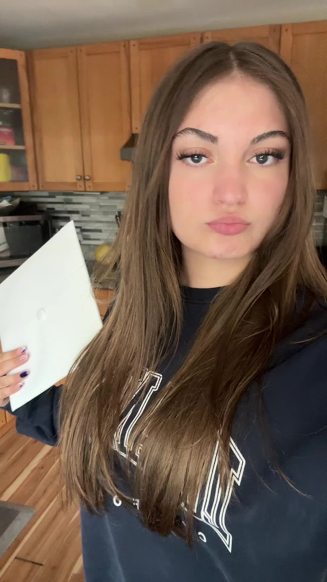 @ellaleducc
