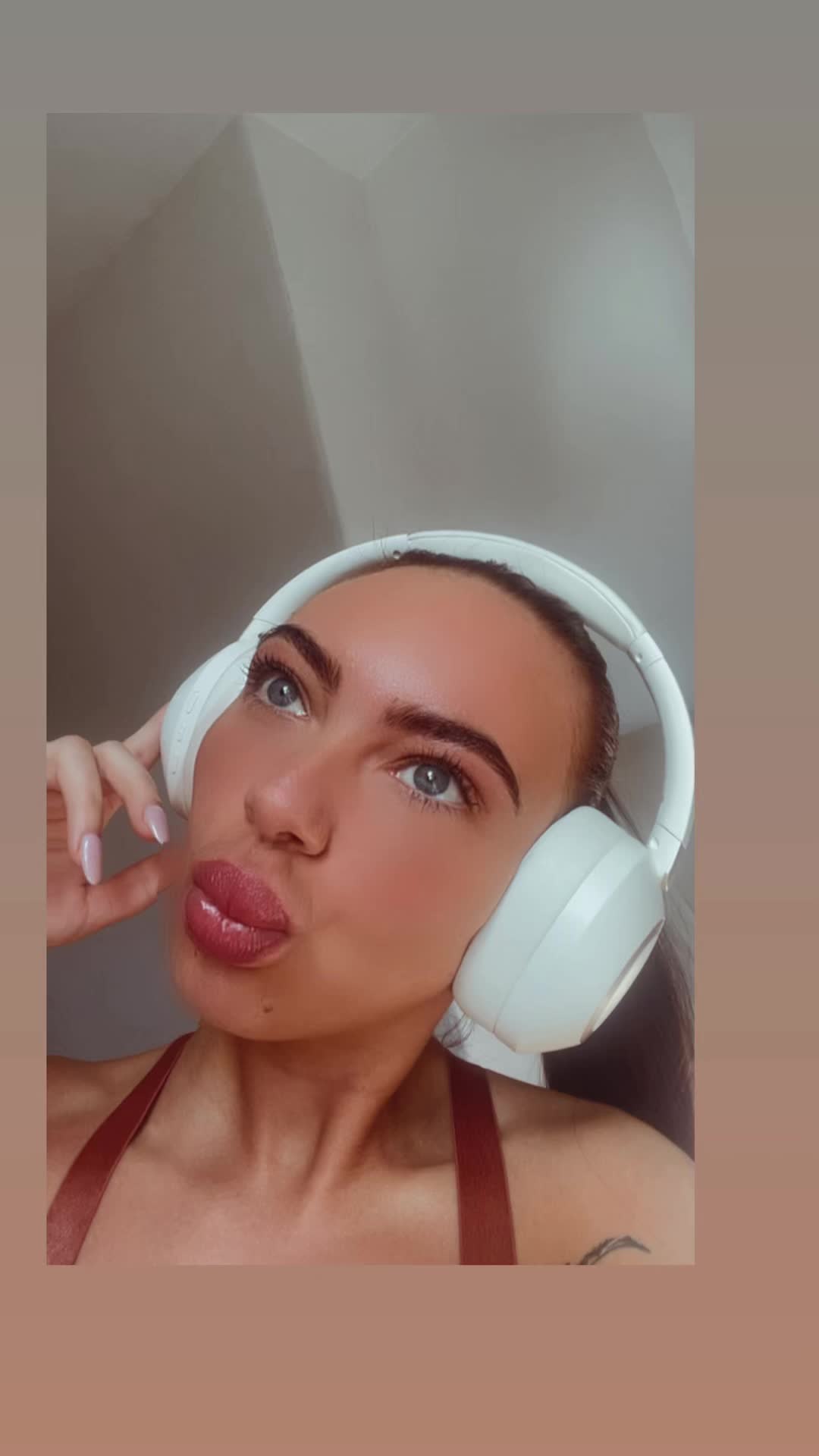 @toniburgess878
