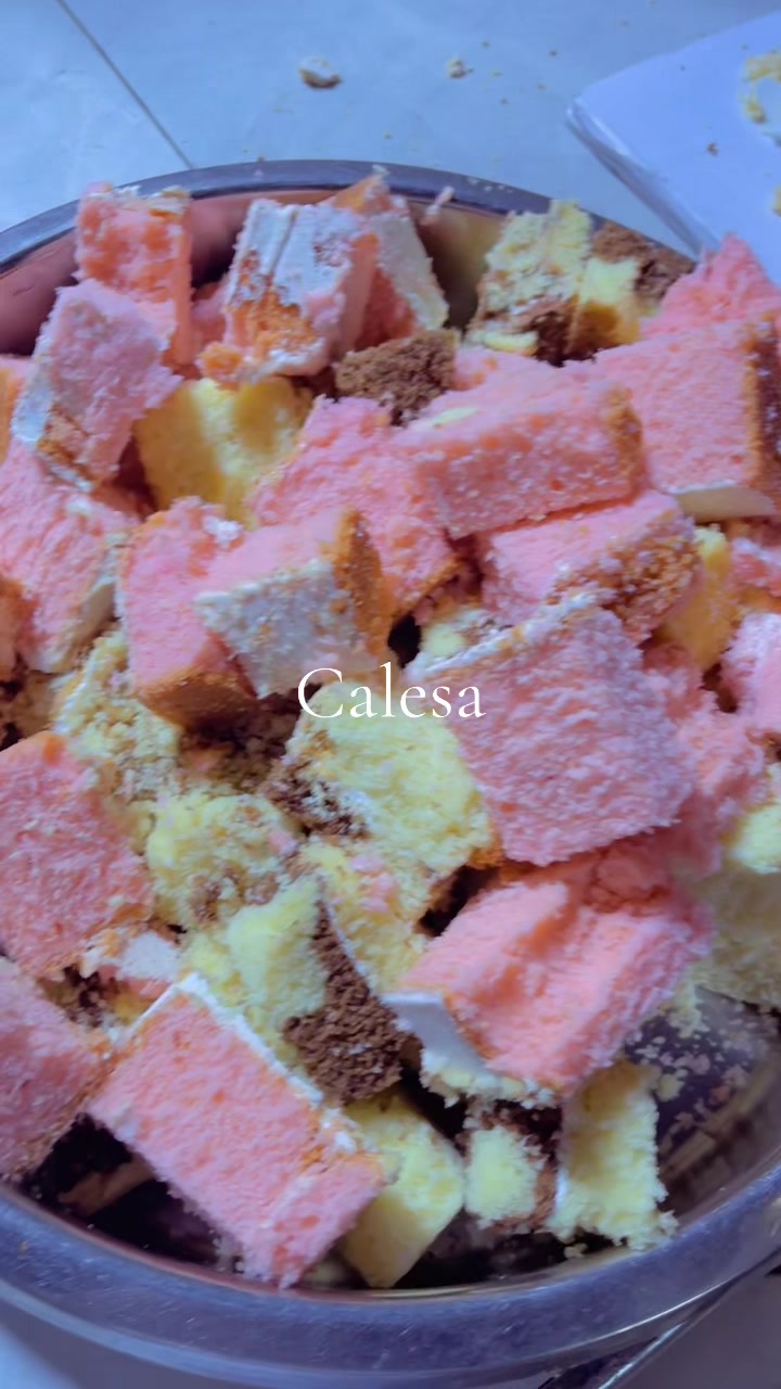 @calesacakes