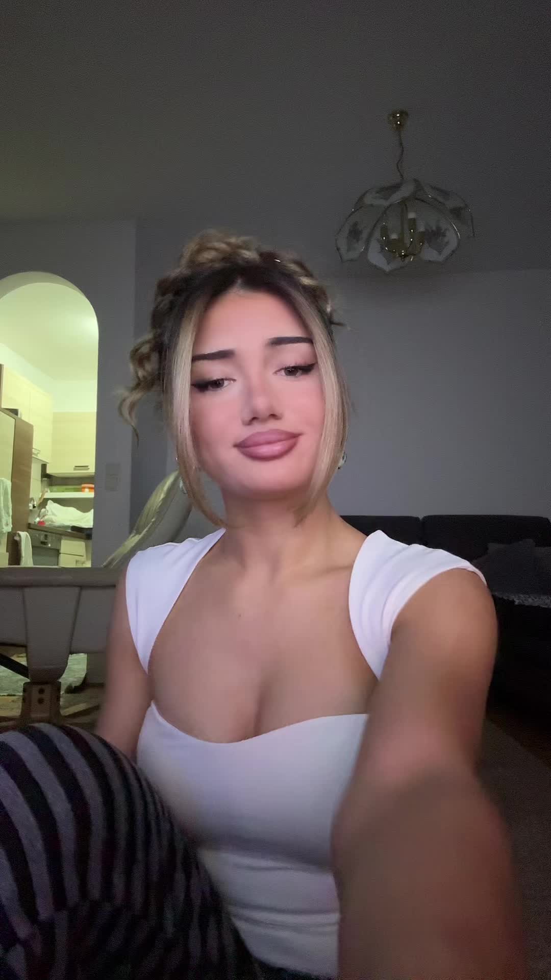 @Anesa