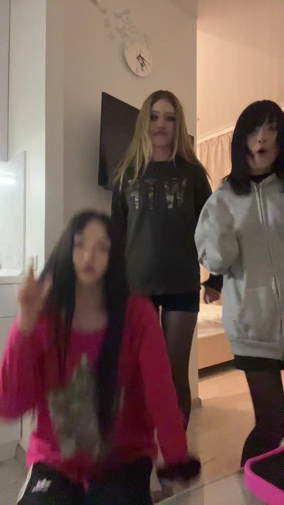 @luvyouraura