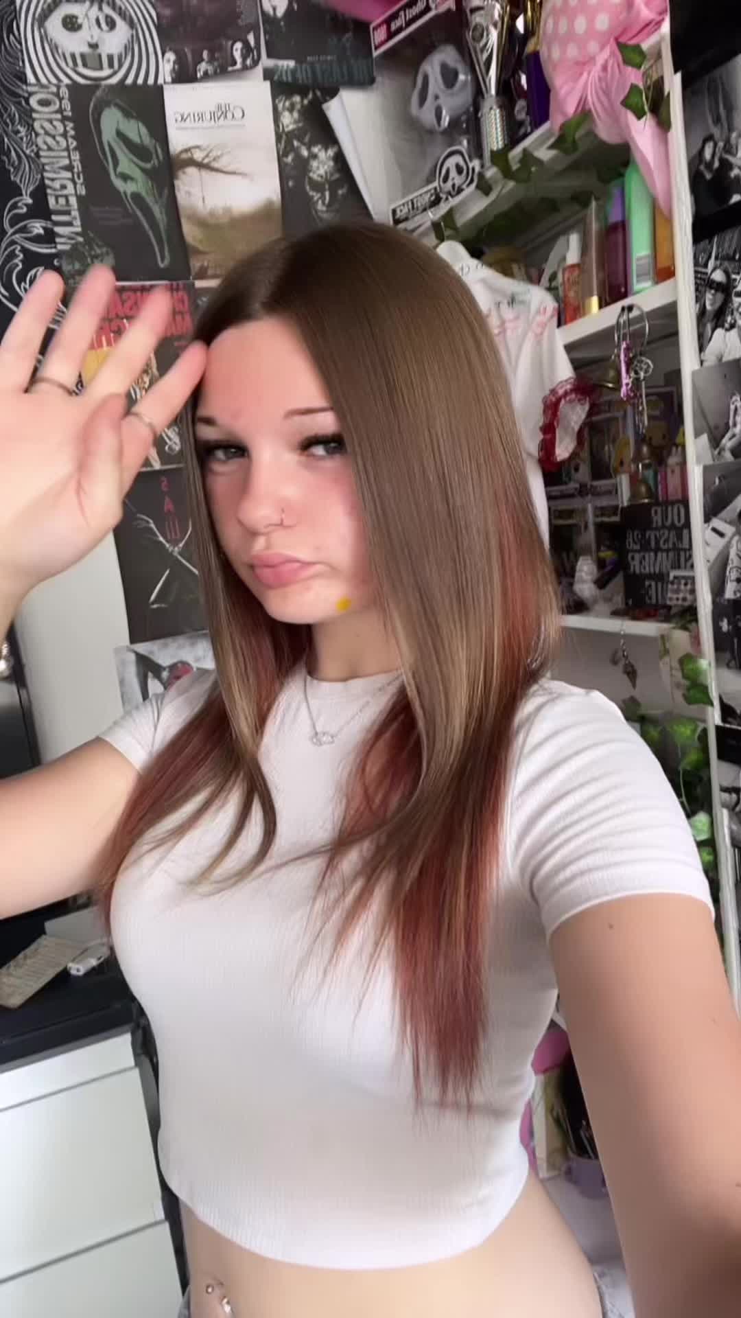 @bonnie🕸️.