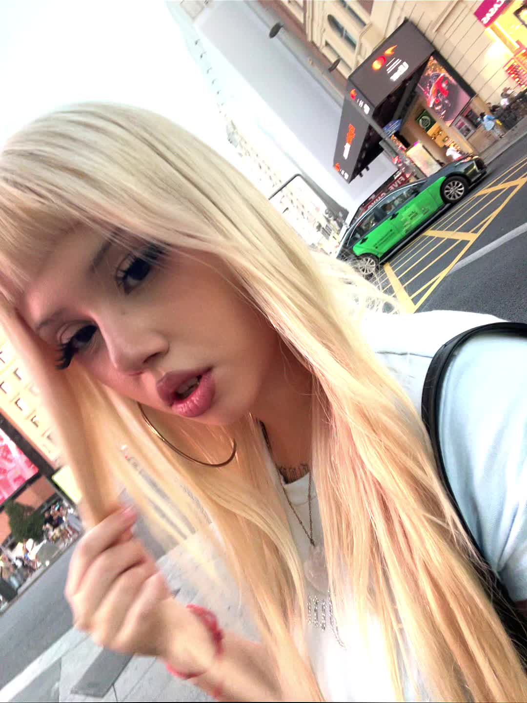 @888