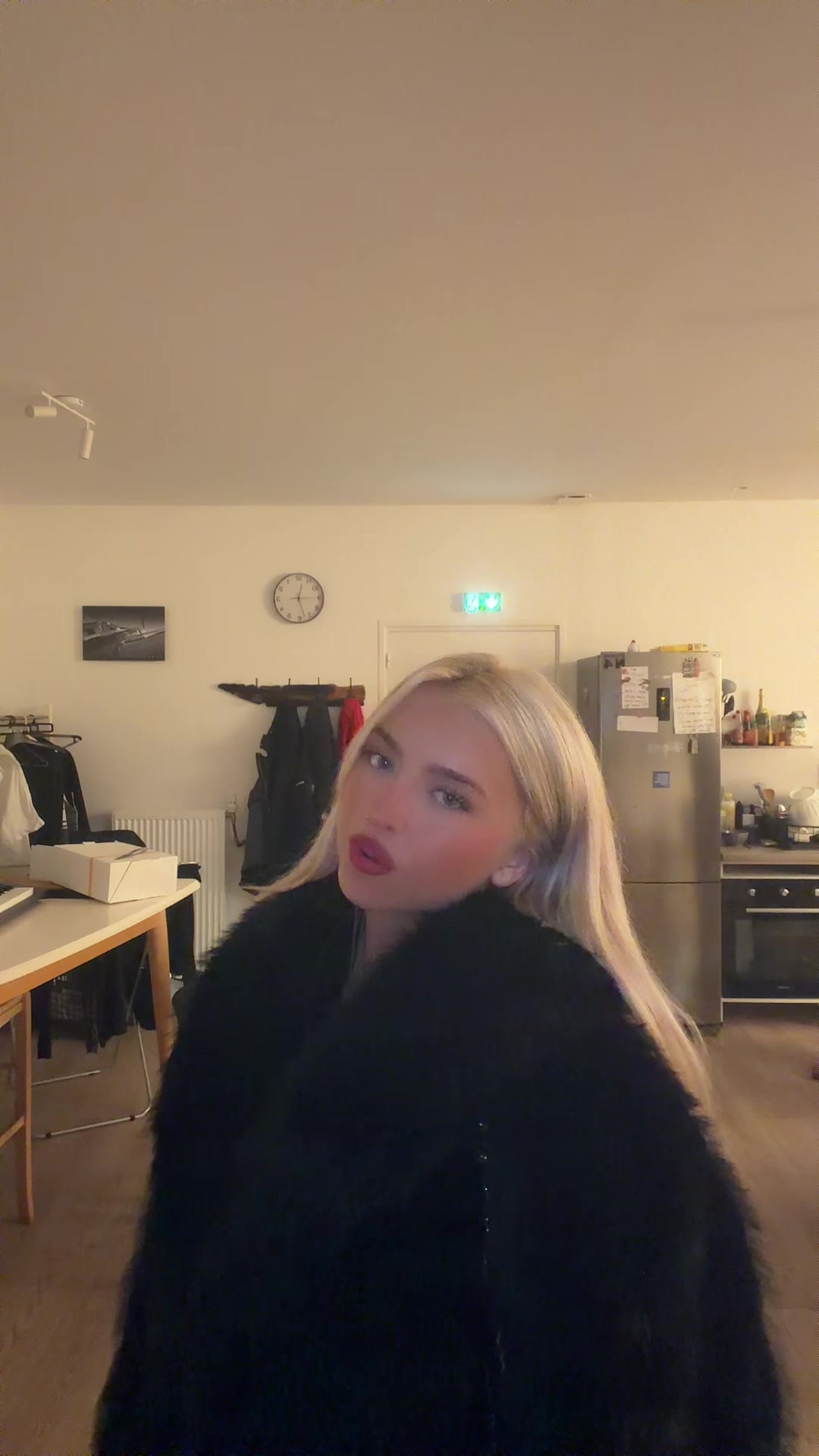 @lolapolicand___