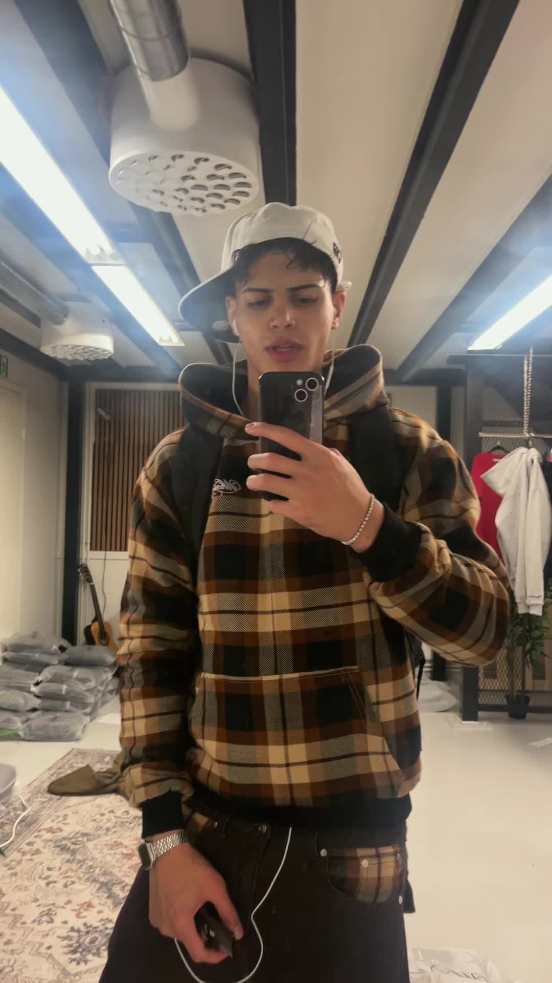 @๐๐๐๐๐๐๐
