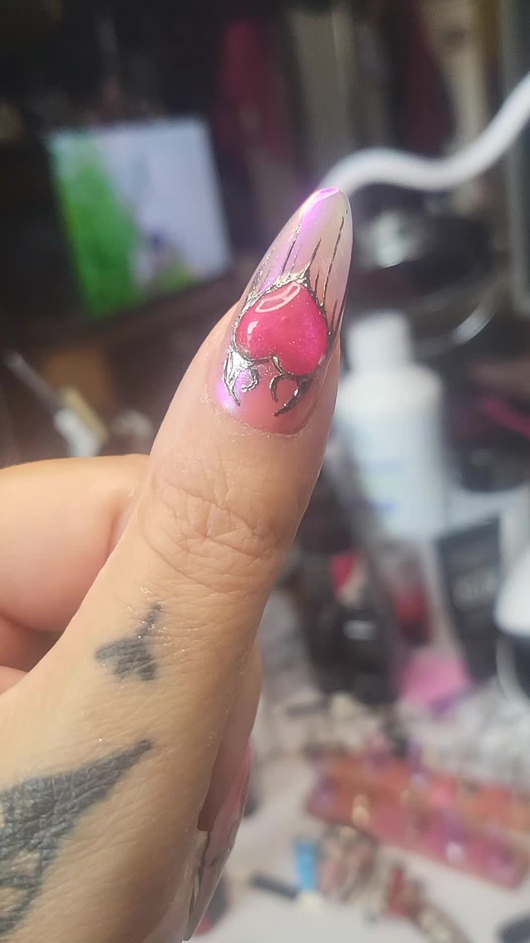 @StewieTheNailGirl