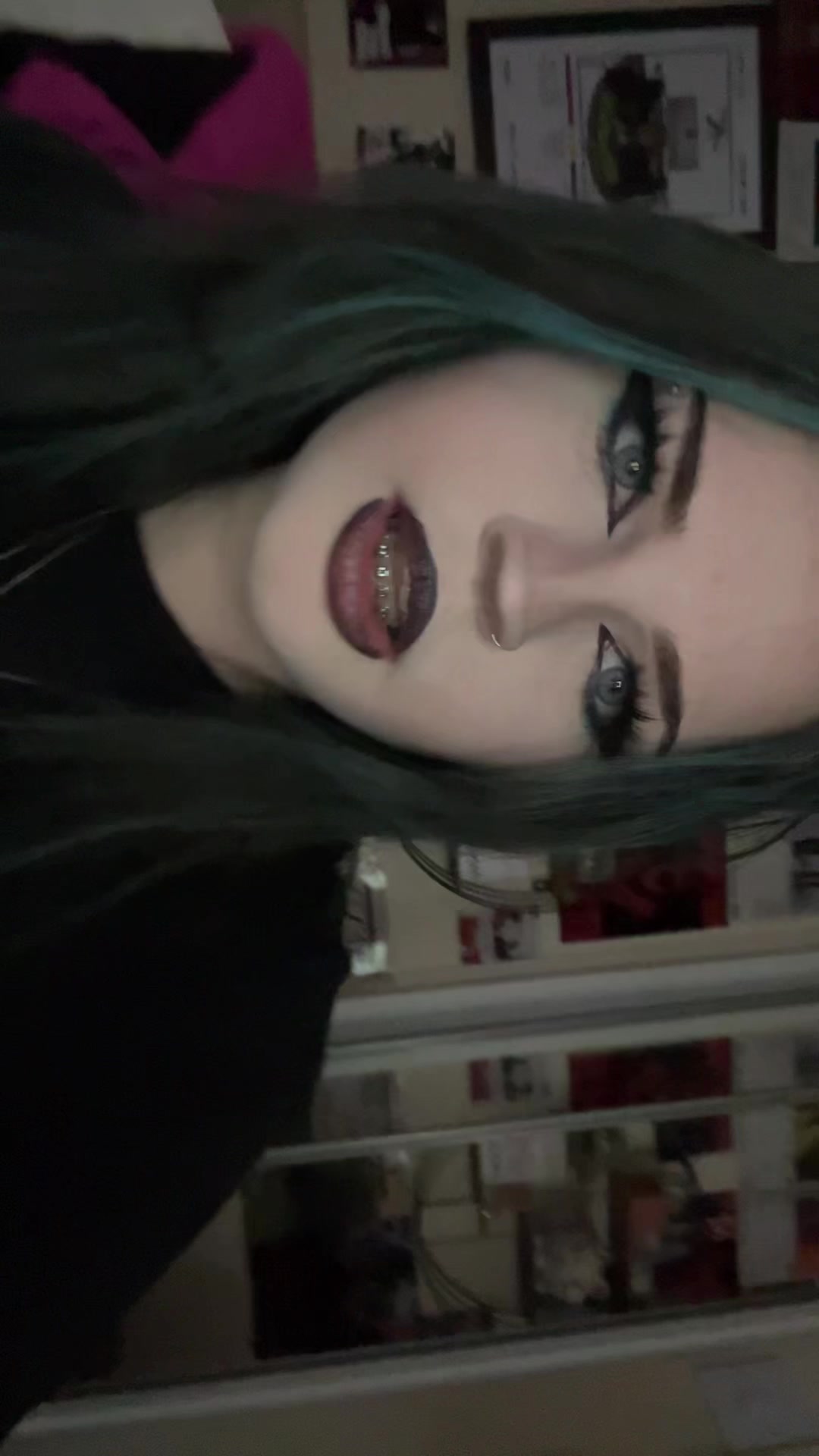 @lara ⊬