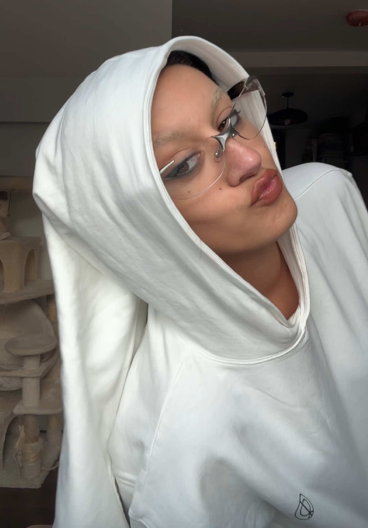 @meemeewhite