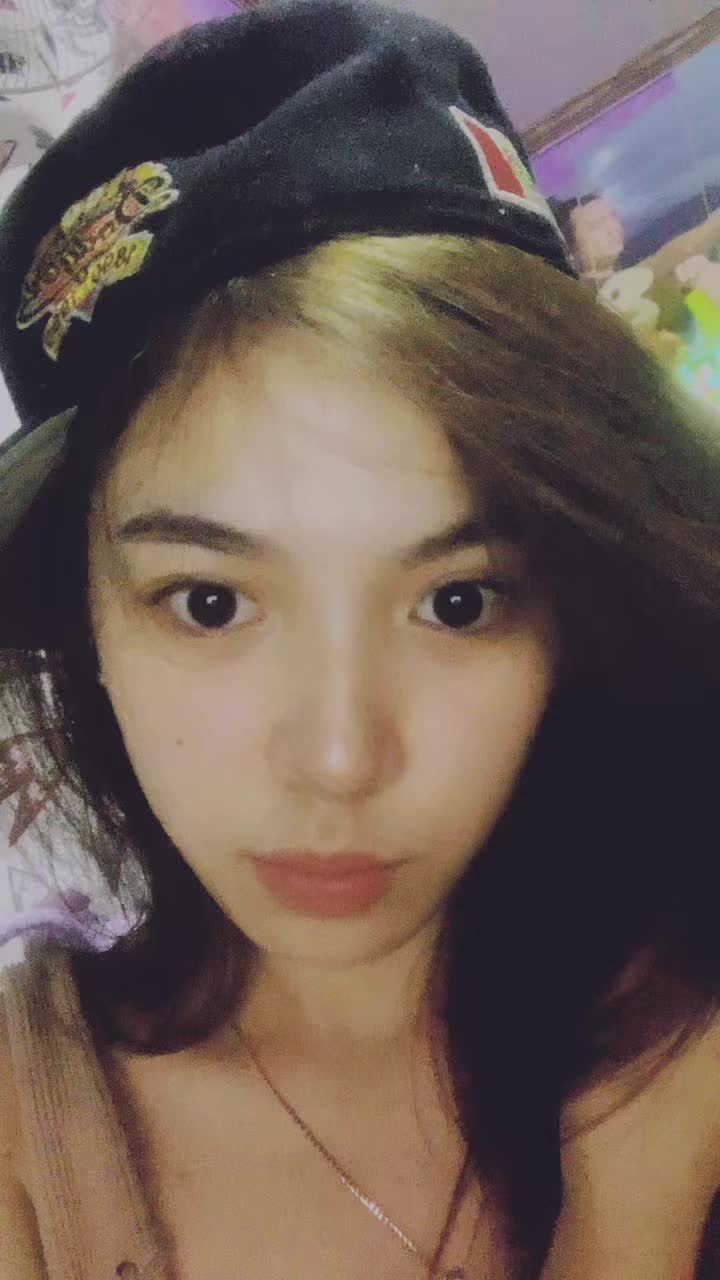 @ella.
