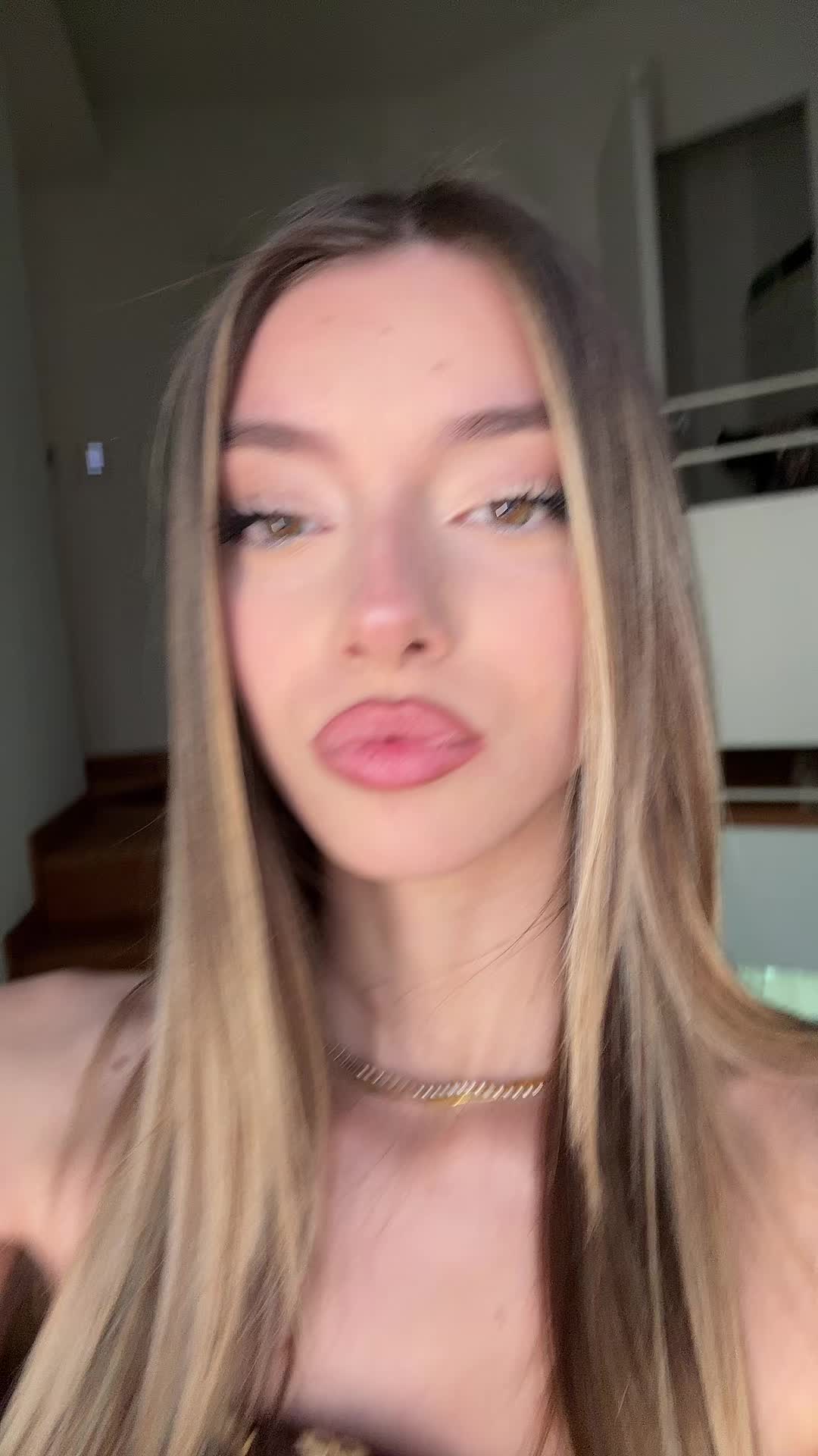 @Giuliana Cassar&aacute;