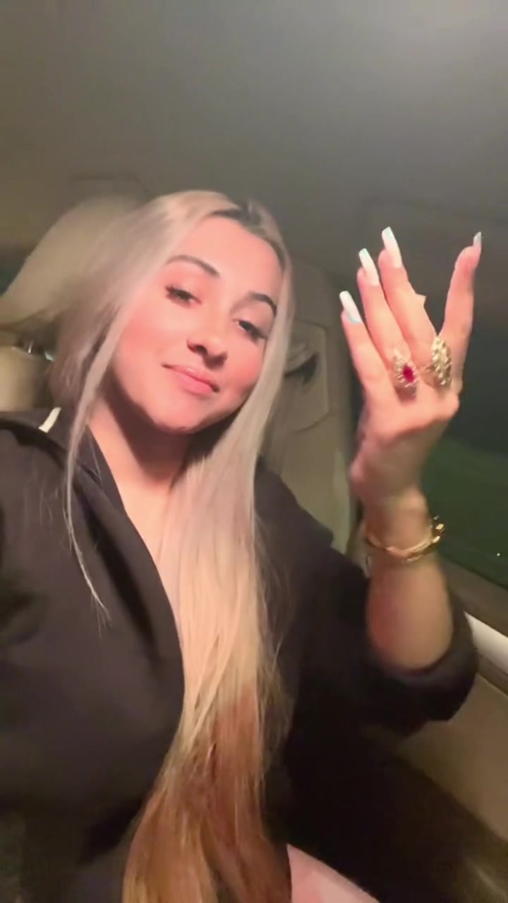 @Roxanarostz🖤🦅