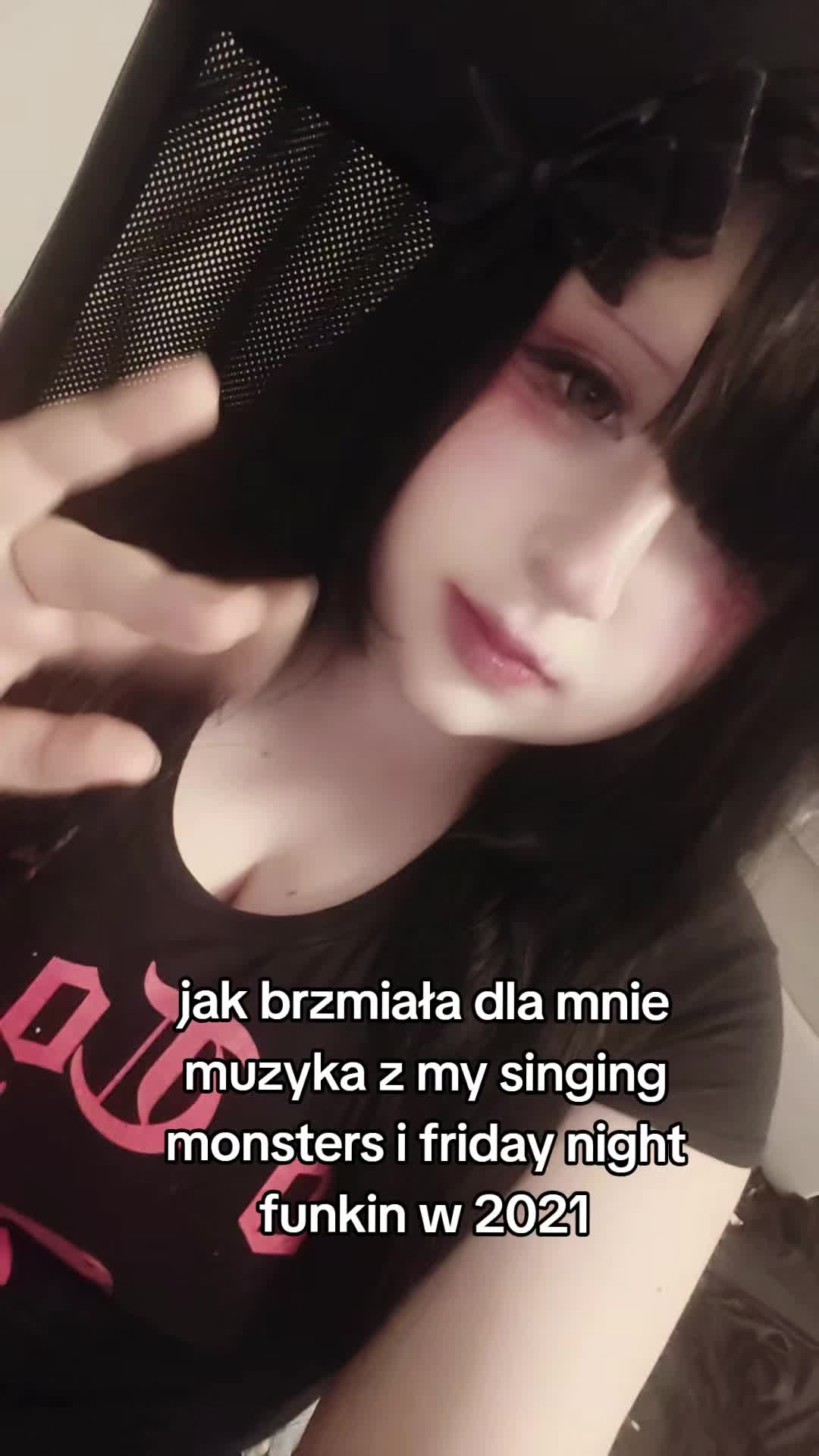 @aya*゚⚞•⚟