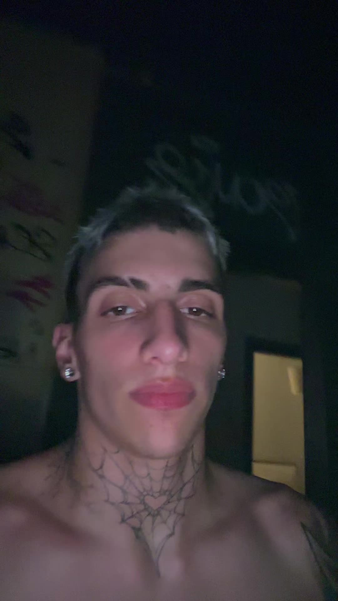 @Tsomis