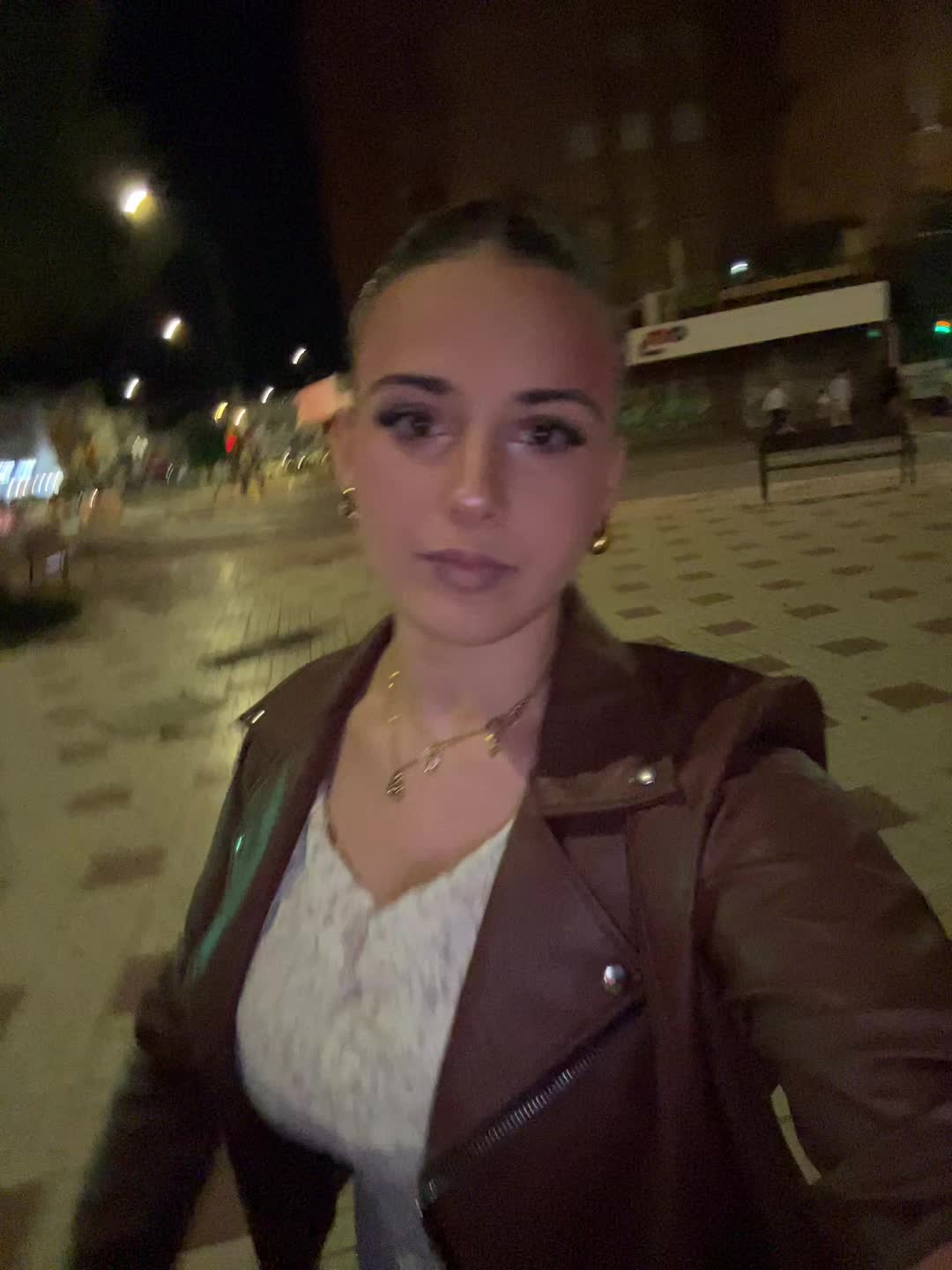@Luna
