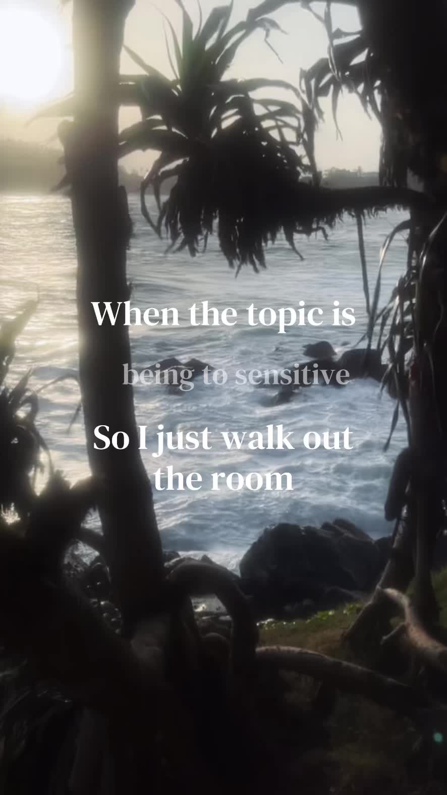@⃟
